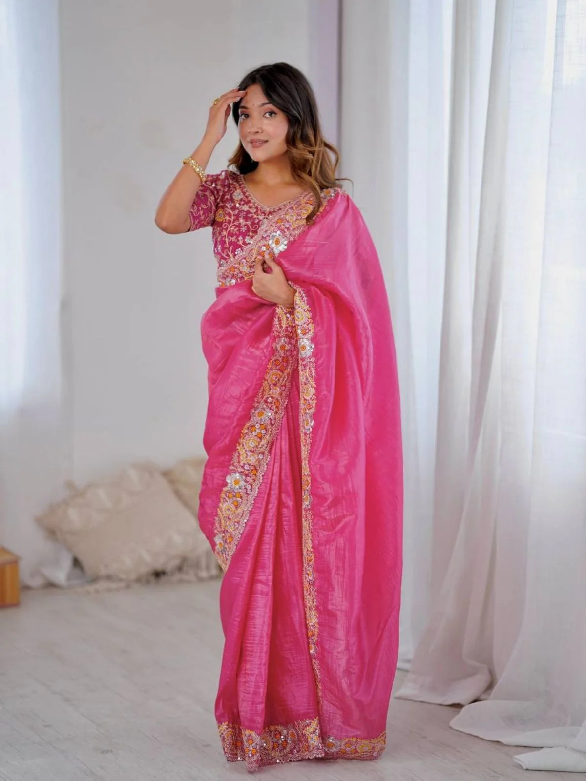 Odette Pink Silk Blend Solid Saree For Women - Image 2