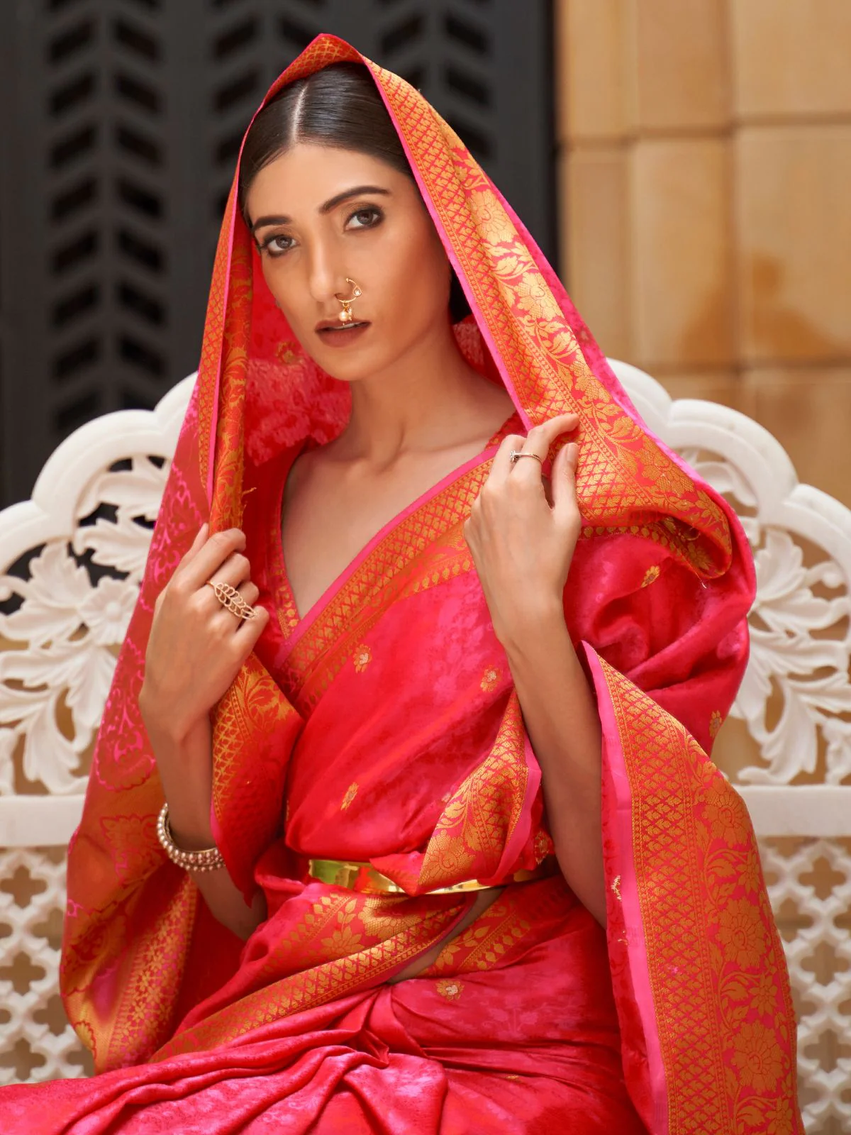 Odette Pink Silk Blend Wooven Saree with Unstitched Blouse for Women - Image 2
