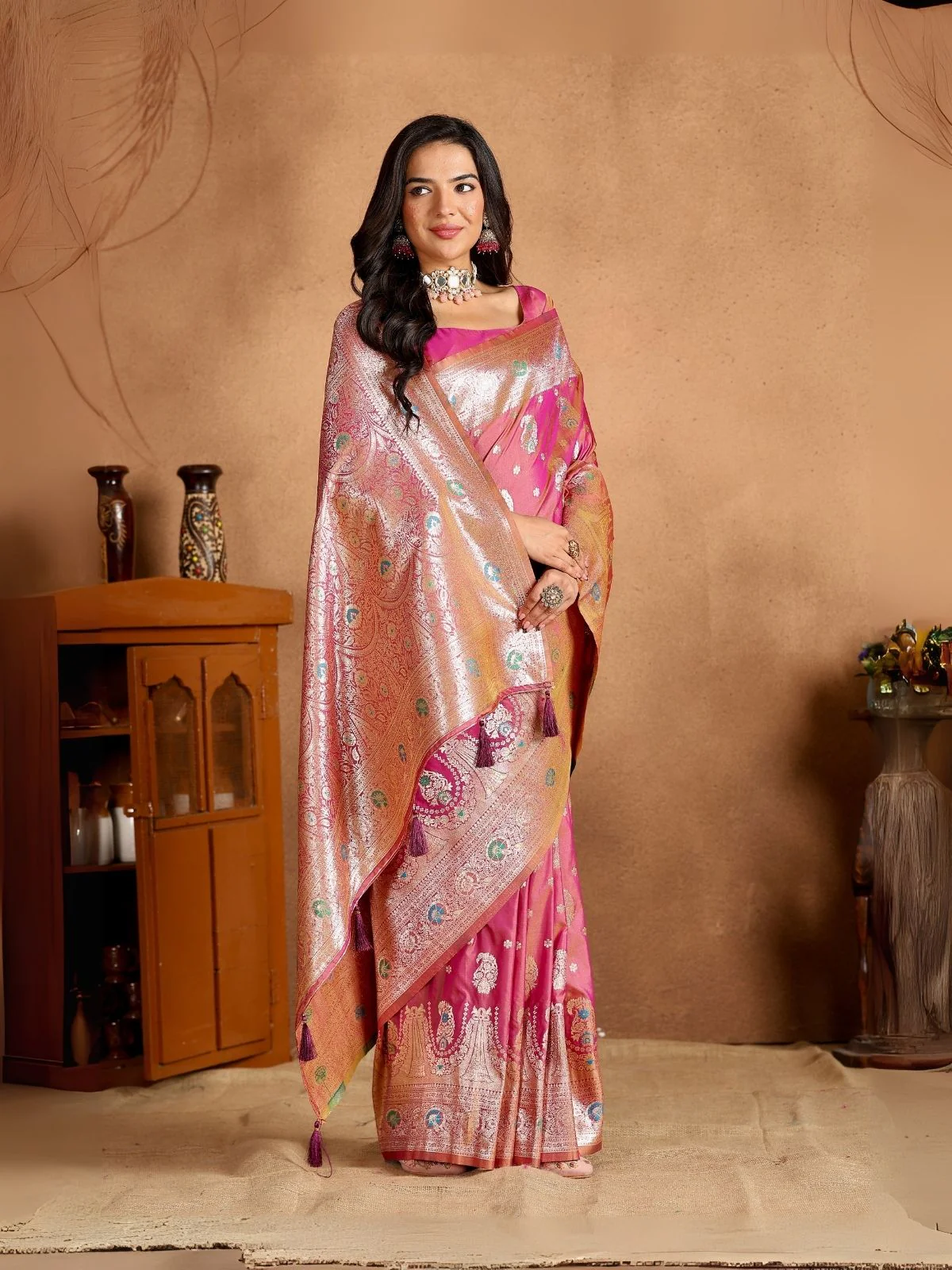Odette Pink Silk Blend Woven Elegant Saree For Women - Image 4