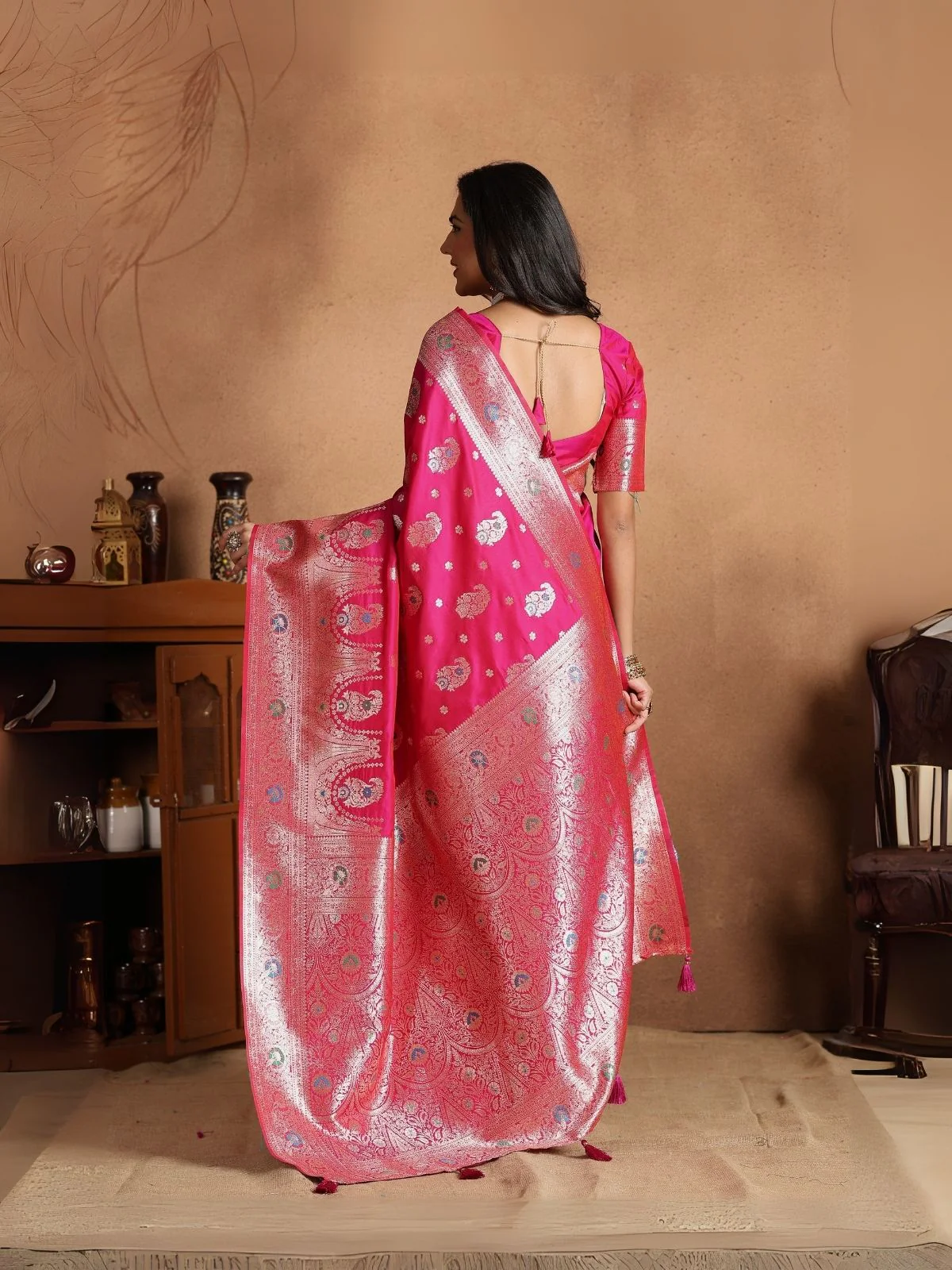 Odette Pink Silk Blend Woven Elegant Saree For Women - Image 2