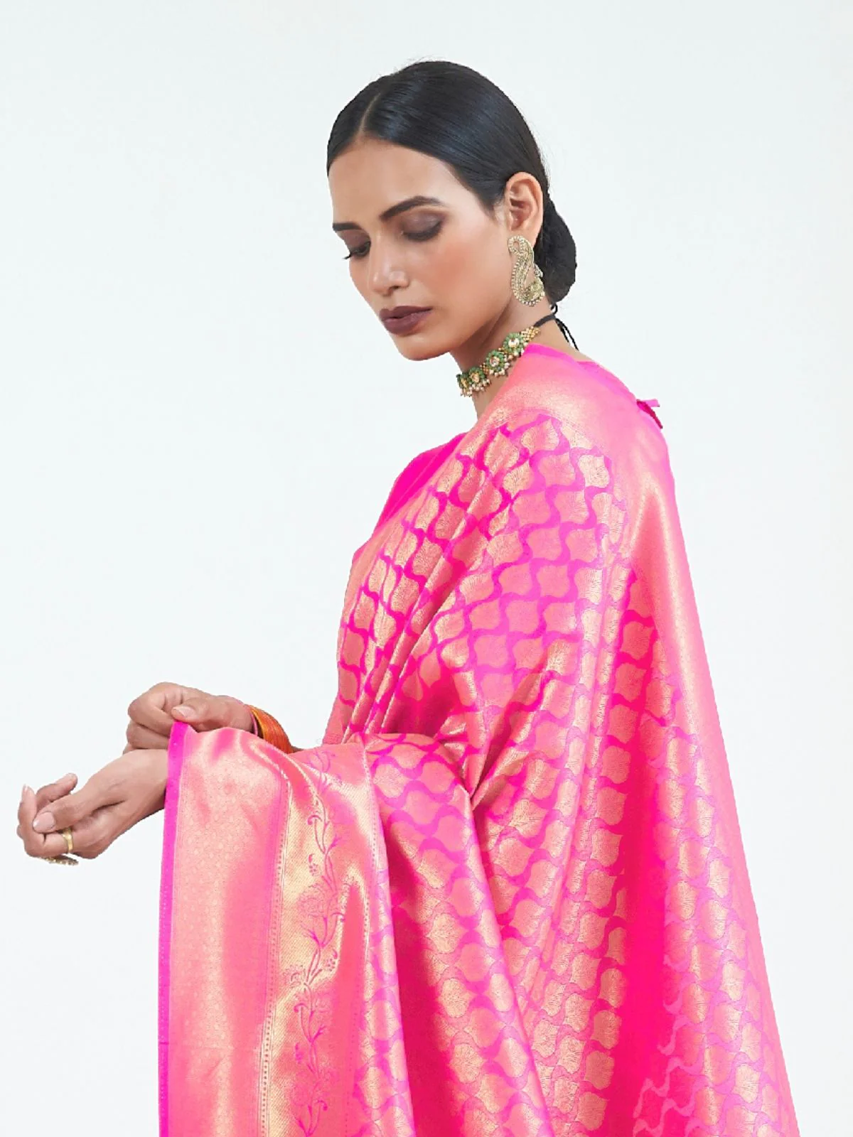 Odette Pink Silk Blend Woven Saree With Unstitched Blouse For Women - Image 2