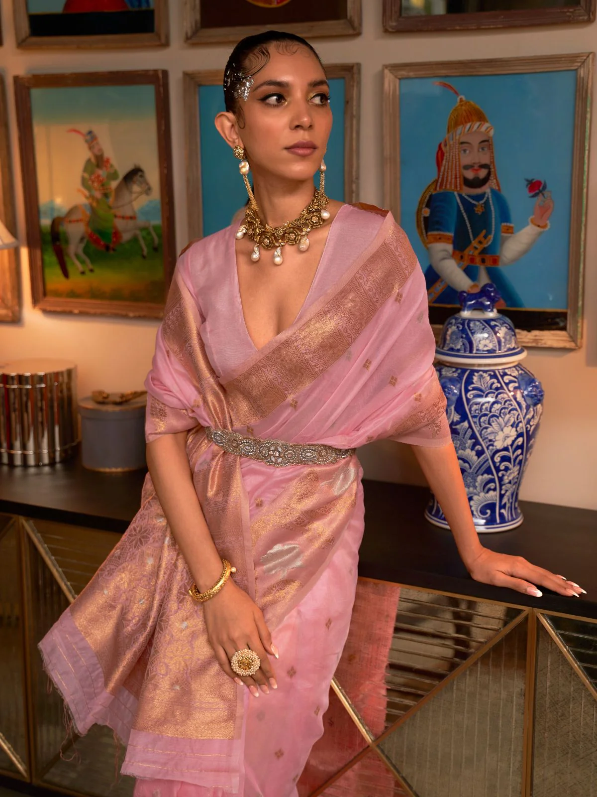 Odette Pink Silk Blend Woven Saree With Unstitched Blouse for Women - Image 2