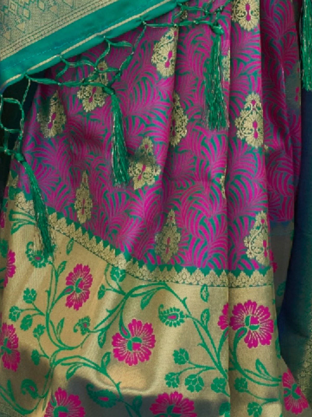 Odette Pink Silk Blend Woven Saree With Unstitched Blouse for Women - Image 3