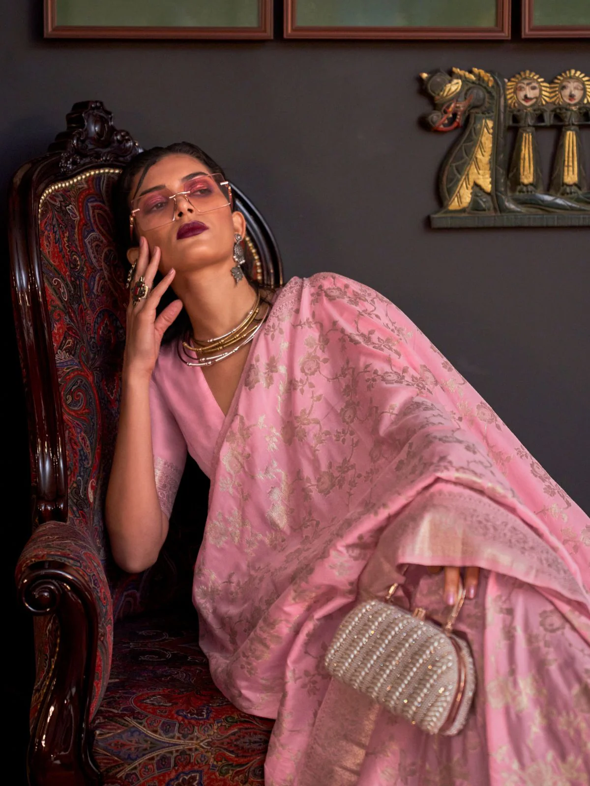 Odette Pink Silk Blend Woven Saree With Unstitched Blouse For Women - Image 2