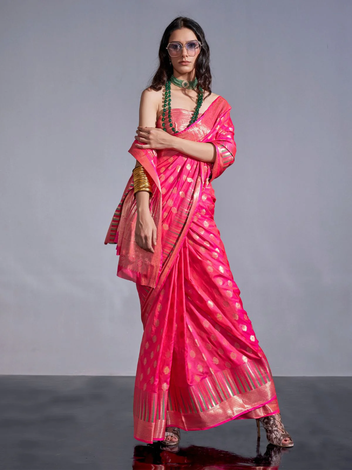 Odette Pink Silk Blend Woven Saree With Unstitched Blouse For Women - Image 2
