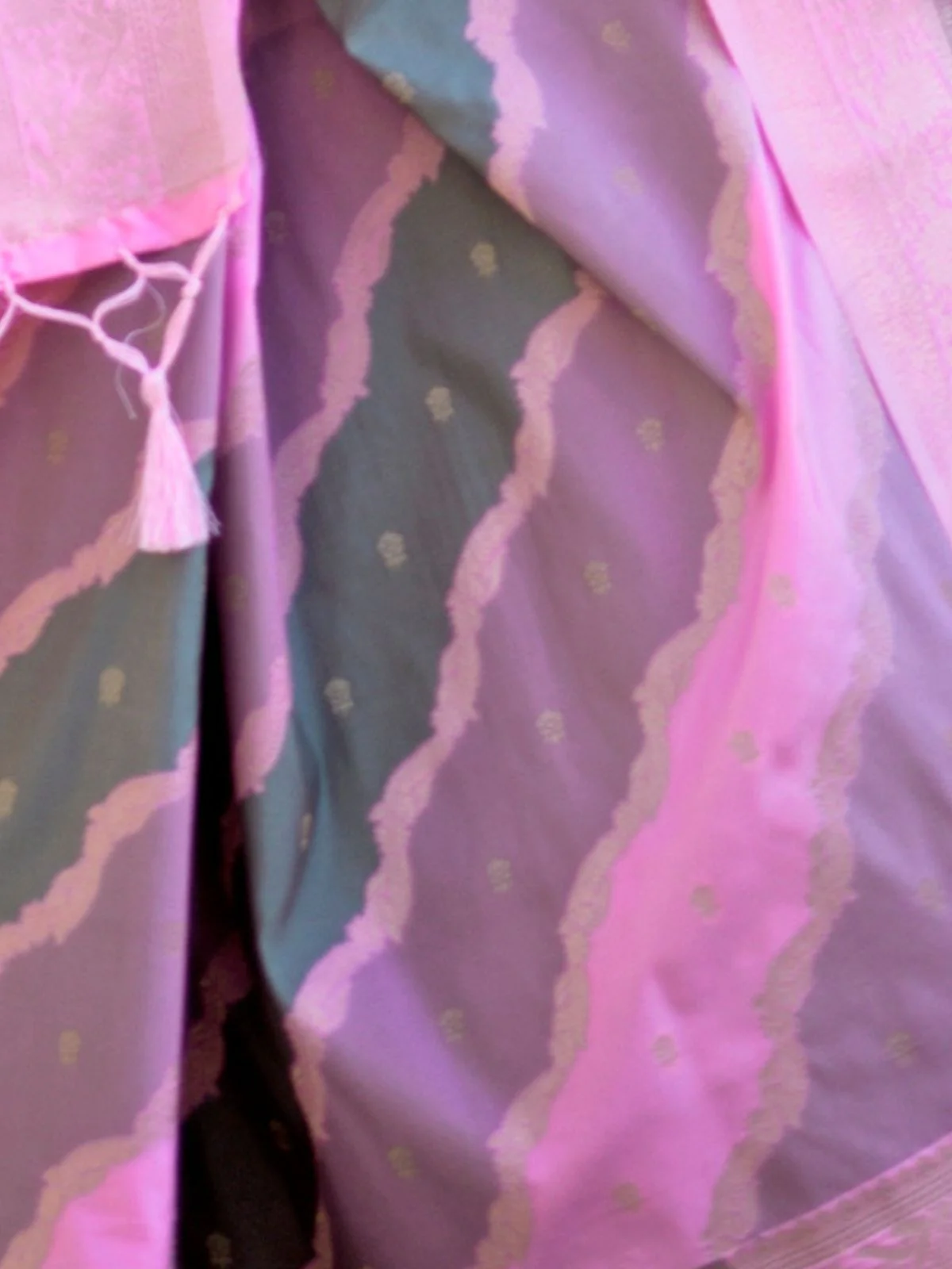 Odette Pink Silk Blend Woven Saree With Unstitched Blouse For Women - Image 3