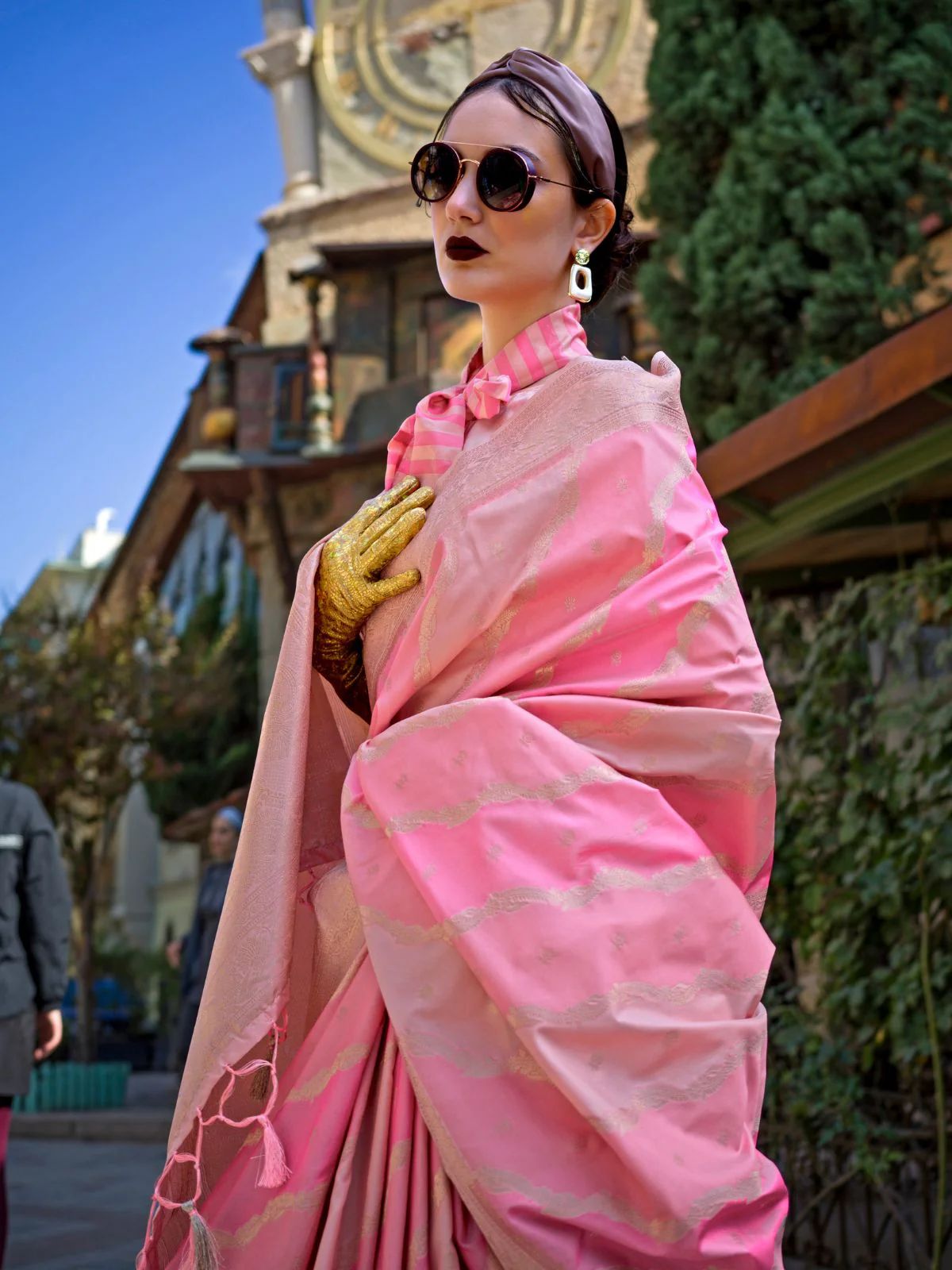 Odette Pink Silk Blend Woven Saree With Unstitched Blouse For Women - Image 2