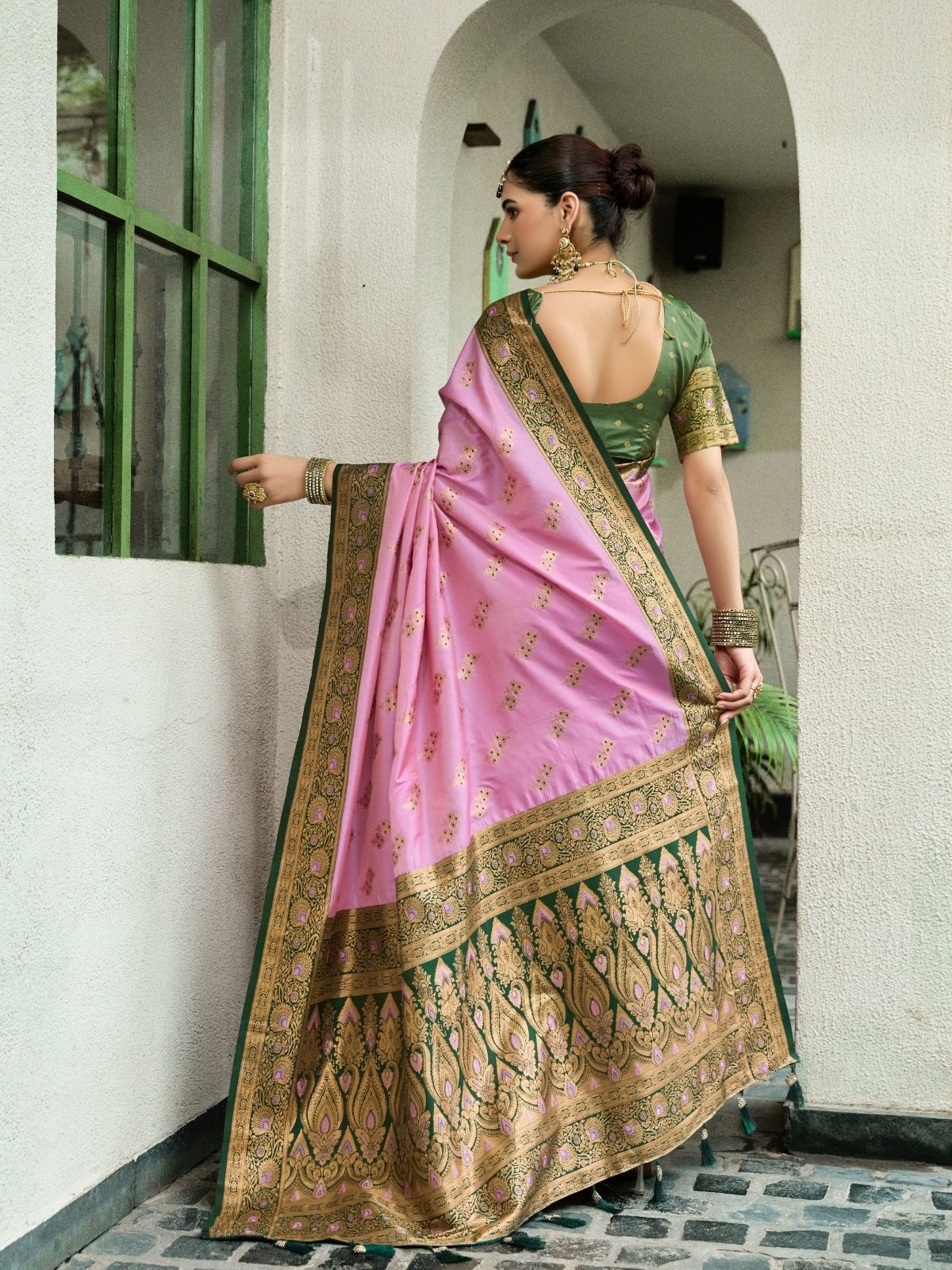 Odette Pink Silk Woven Saree For Women - Image 4