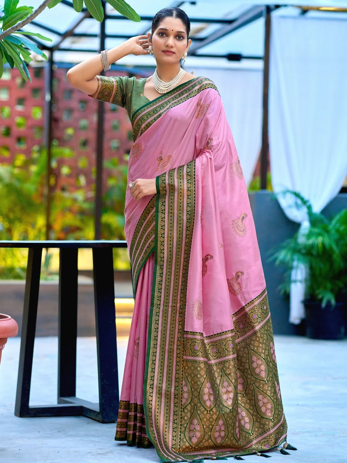 Odette Pink Silk Zari Woven Saree For Women - Image 2