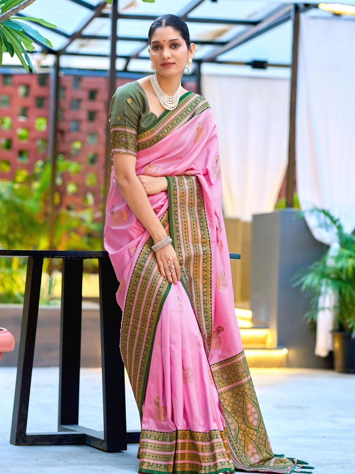 Odette Pink Silk Zari Woven Saree For Women - Image 3