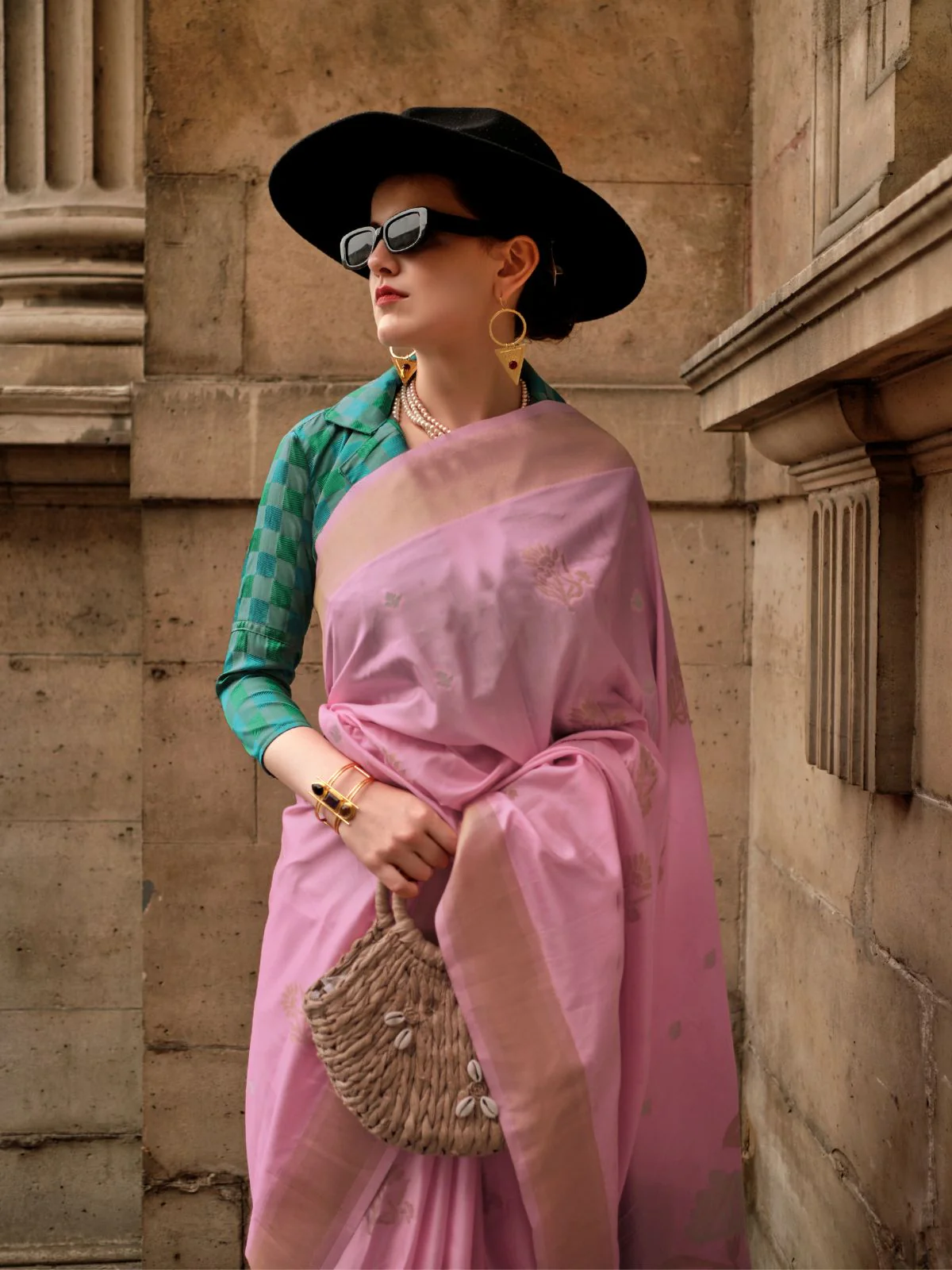 Odette Pink Soft Silk Woven Saree With Unstitched Blouse For Women - Image 2
