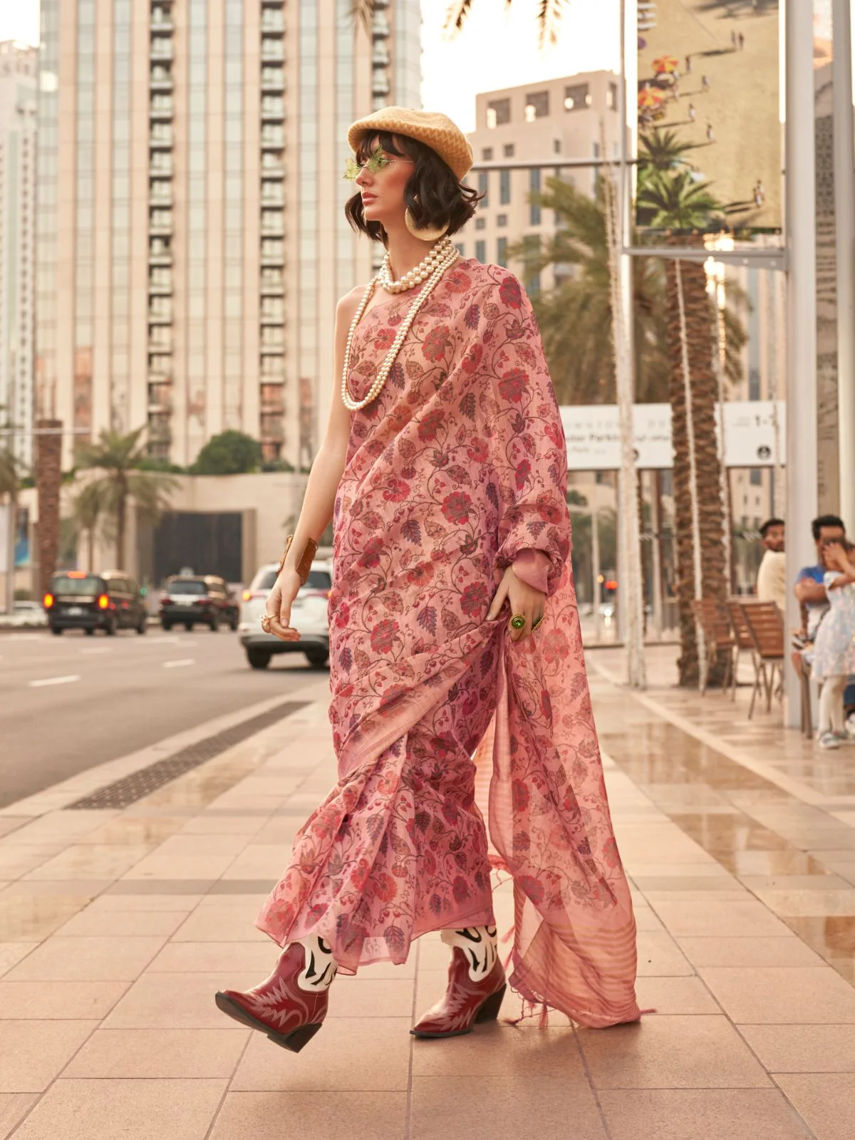 Odette Pink Tissue Printed Saree With Unstitched Blouse For Women - Image 2