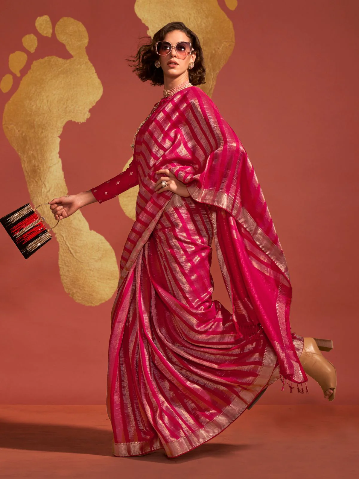 Odette Pink Viscose Woven Saree With Unstitched Blouse For Women - Image 2