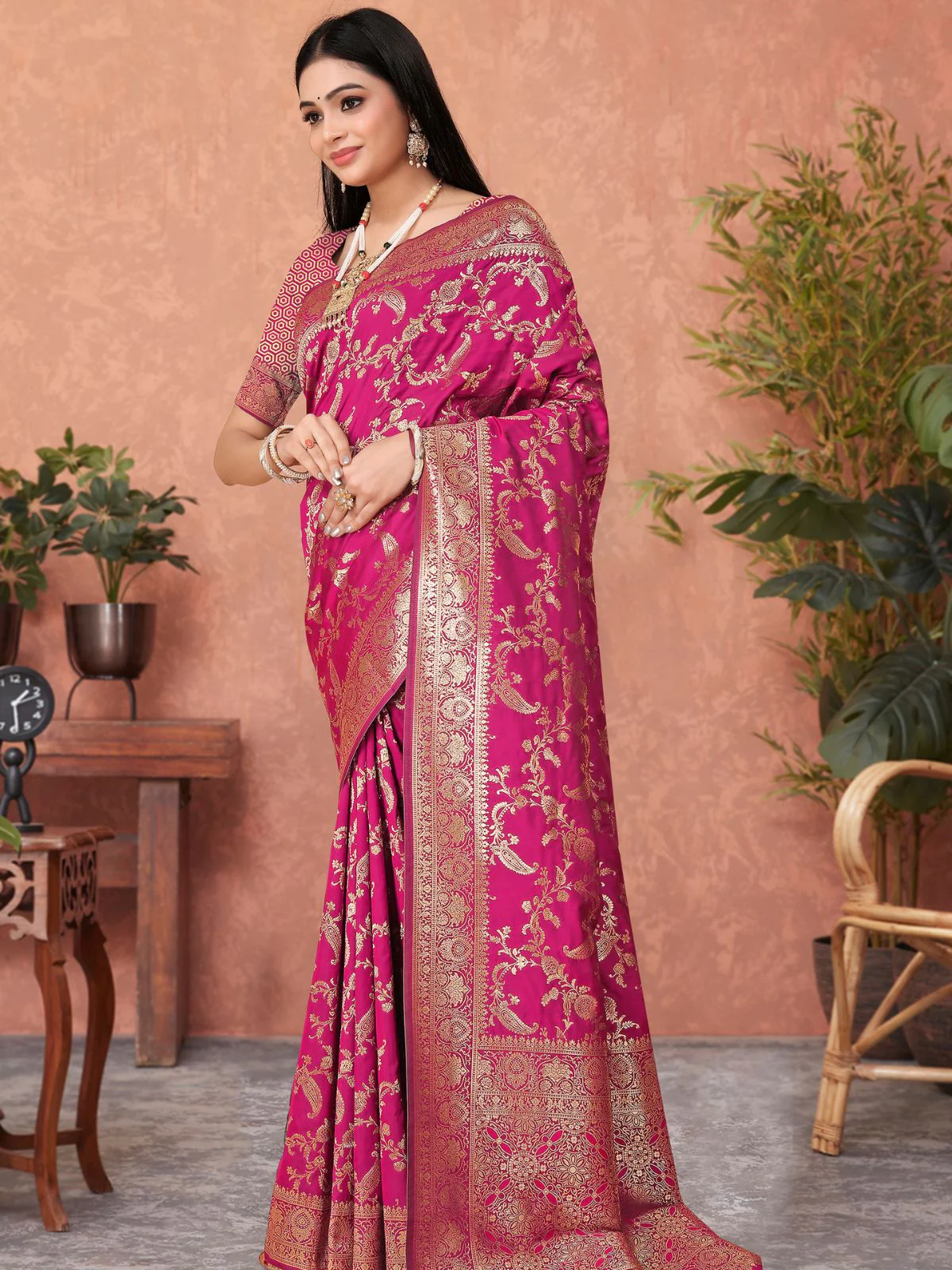 Odette Pink Woven Banarasi Silk Saree With Unstitched Blouse For Women - Image 3