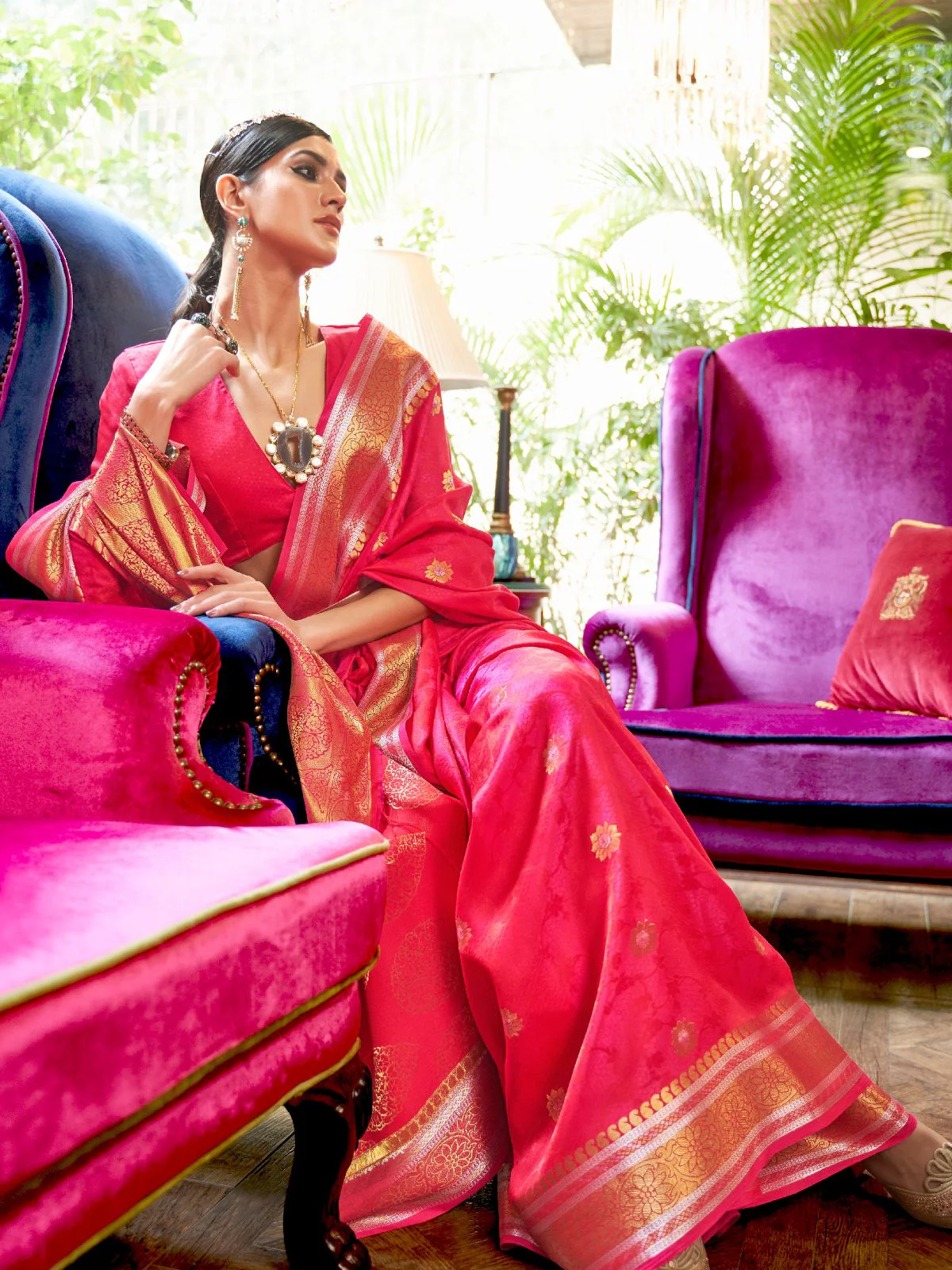 Odette Pink Woven Design Silk Blend Saree With Unstitched Blouse For Women - Image 2