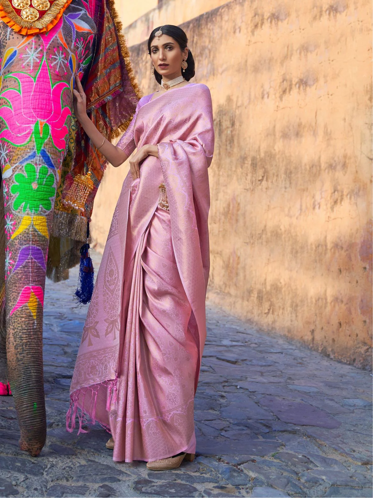 Odette Pink Woven Design Silk Blend Saree With Unstitched Blouse For Women - Image 2