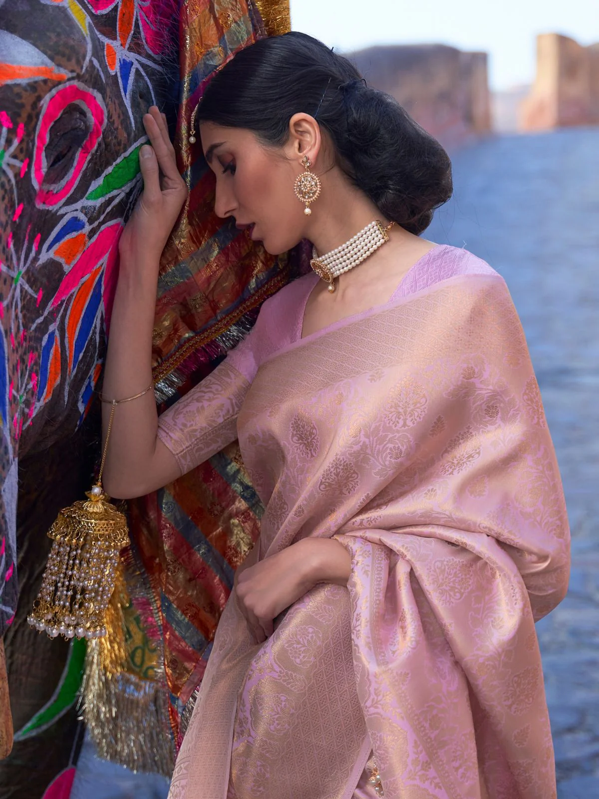 Odette Pink Woven Design Silk Blend Saree With Unstitched Blouse For Women - Image 3