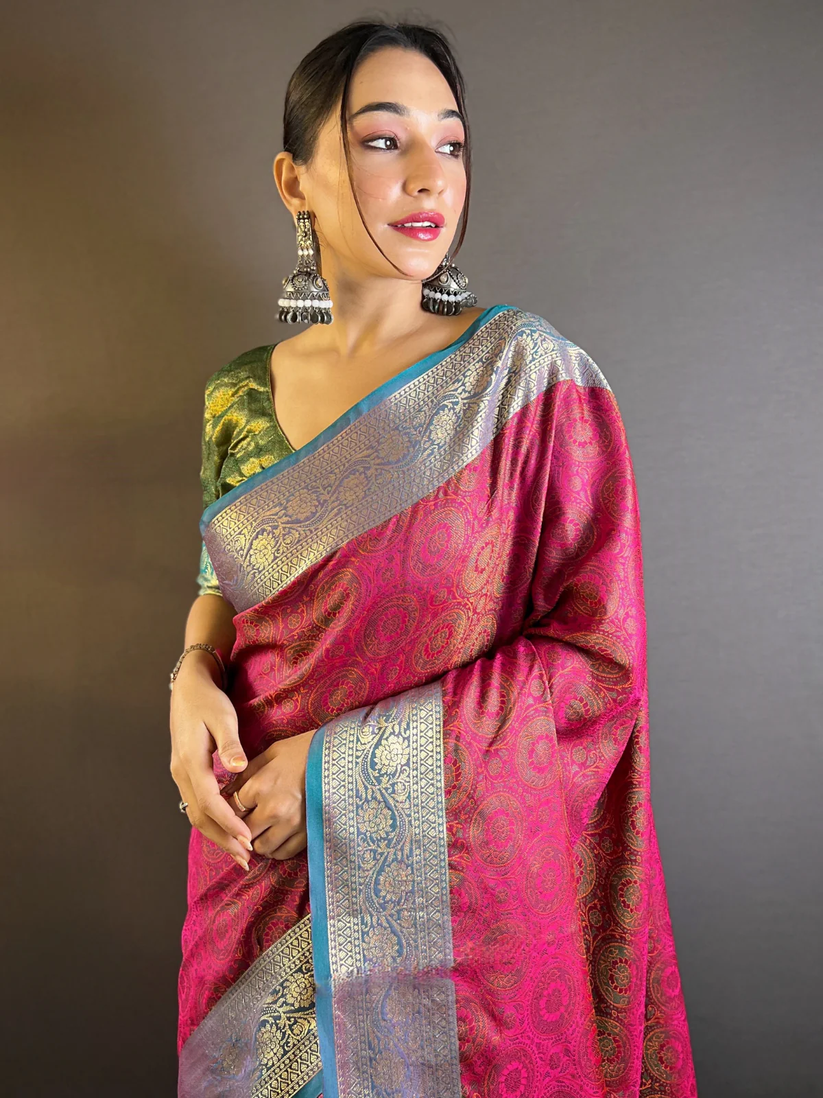 Odette Pink Woven Design Silk Blend Saree With Unstitched Blouse For Women - Image 3