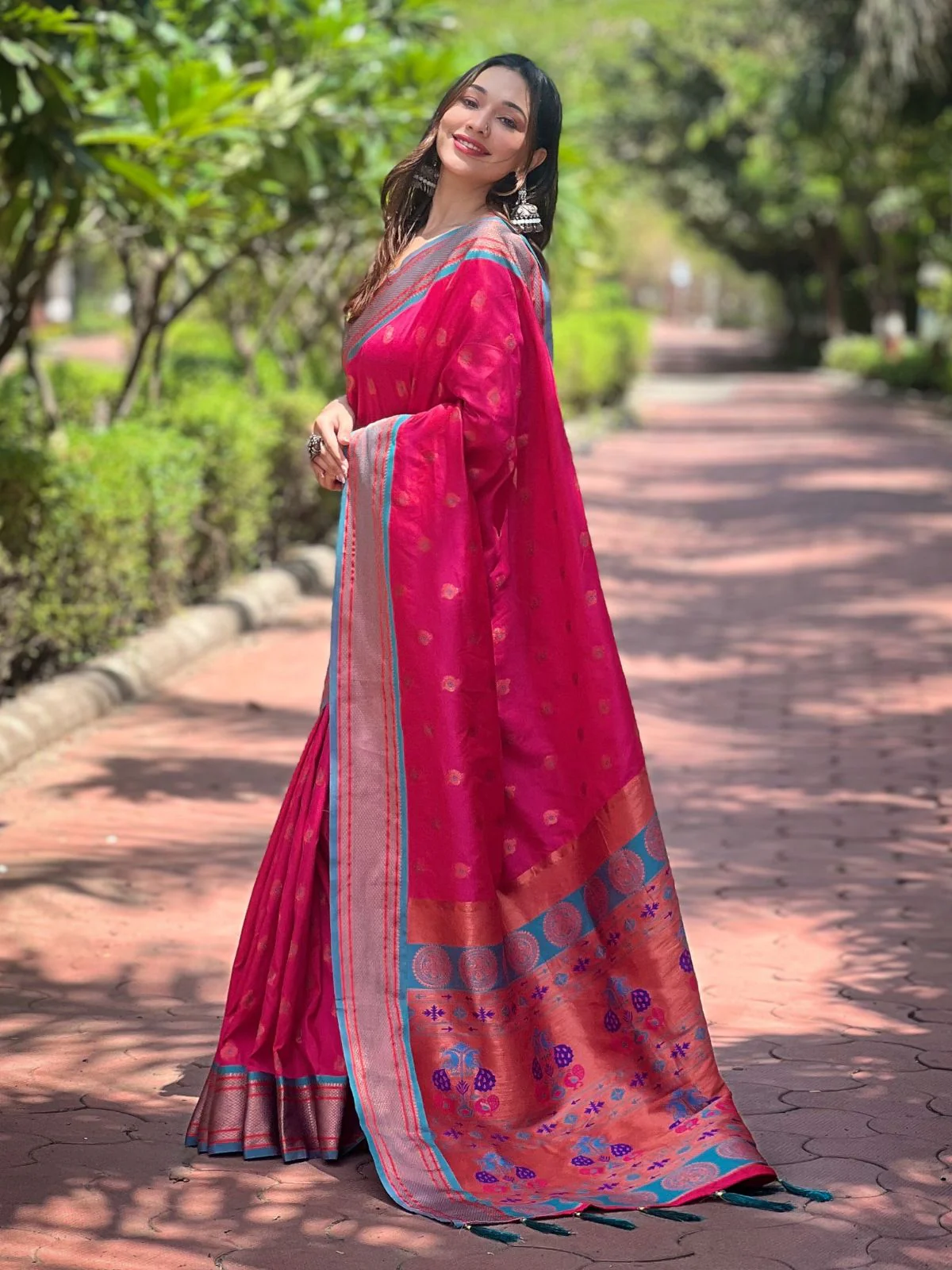 Odette Pink Woven Design Silk Blend Saree With Unstitched Blouse For Women - Image 2