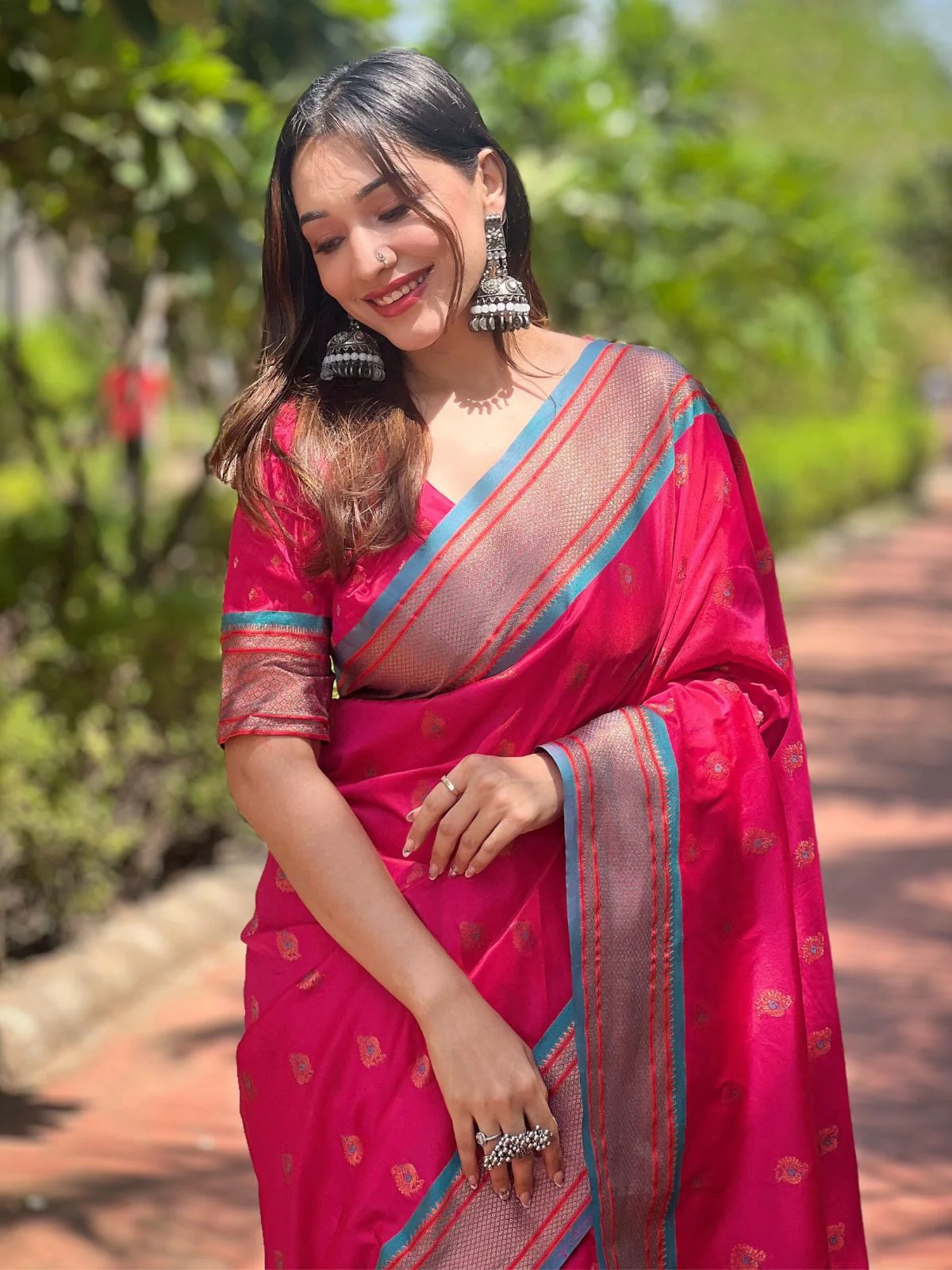 Odette Pink Woven Design Silk Blend Saree With Unstitched Blouse For Women - Image 3