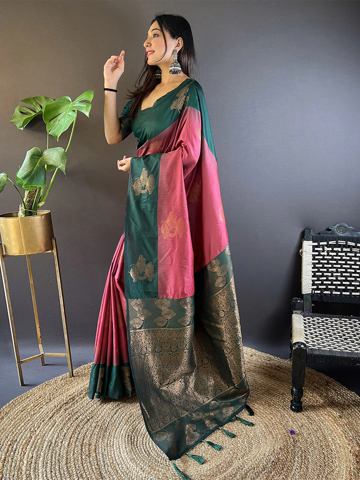 Odette Pink Woven Design Soft Silk Saree With Unstitched Blouse For Women - Image 2