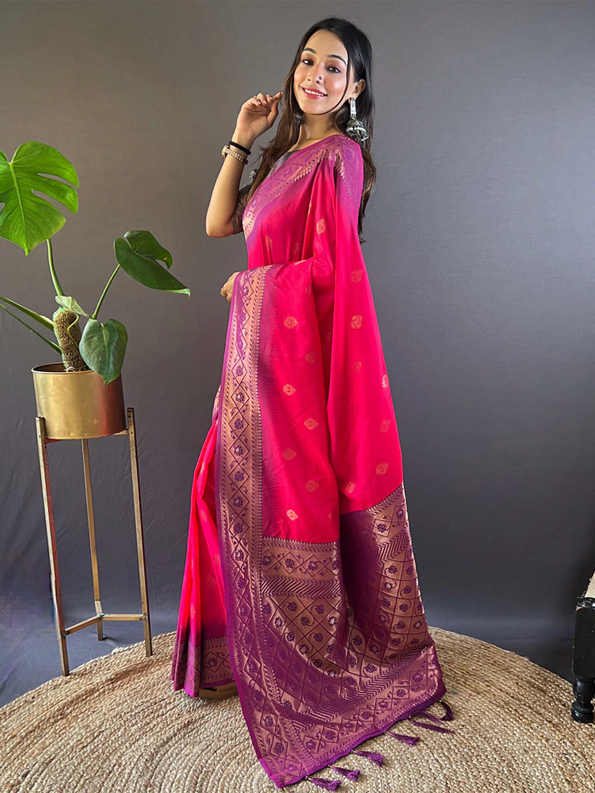 Odette Pink Woven Design Soft Silk Saree With Unstitched Blouse For Women - Image 2