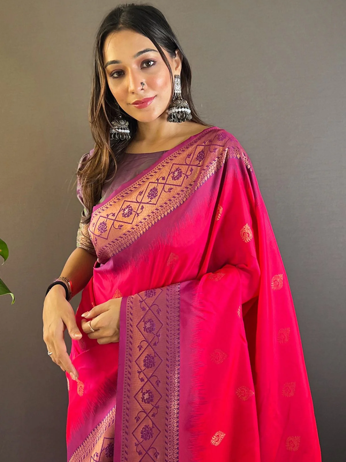 Odette Pink Woven Design Soft Silk Saree With Unstitched Blouse For Women - Image 3