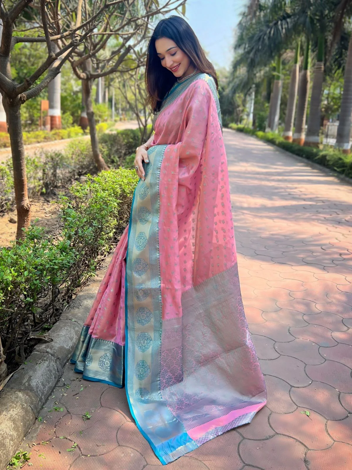 Odette Pink Woven Design Tissue Silk Saree With Unstitched Blouse For Women - Image 2