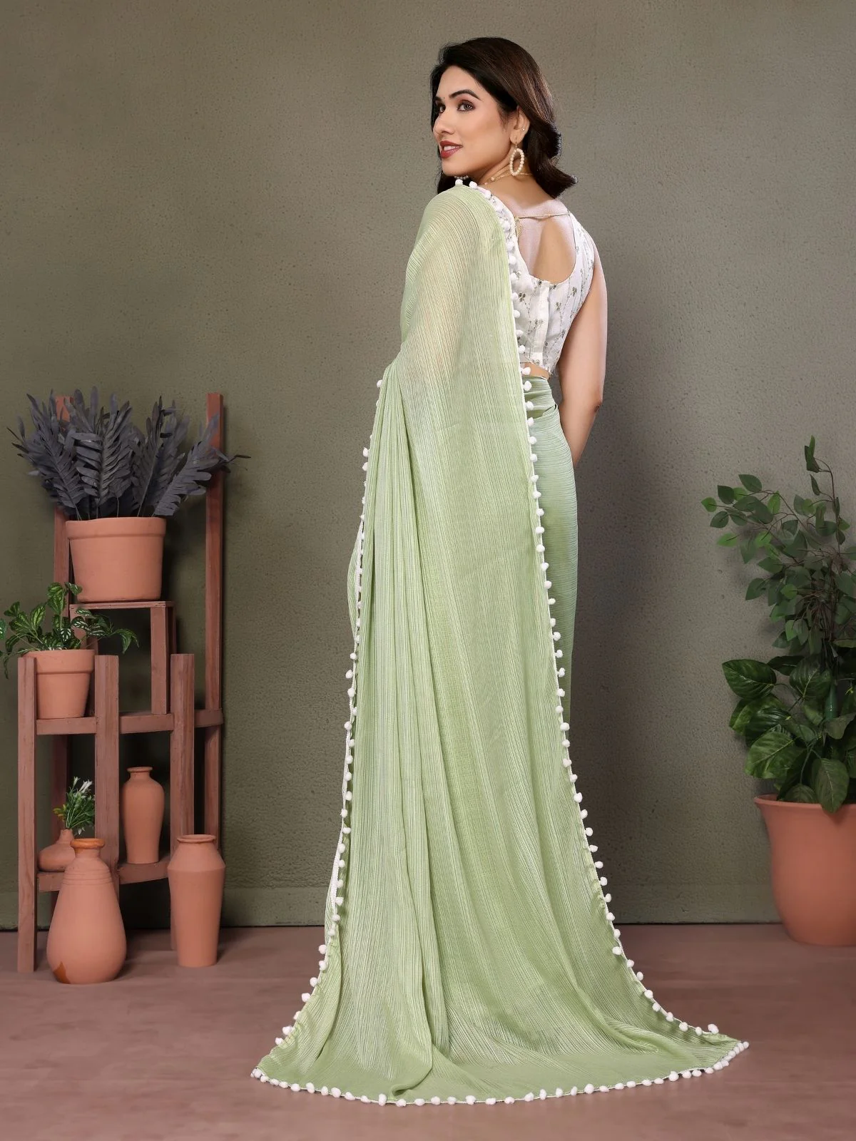 Odette Pista Green Georgette Plain Saree For Women - Image 3