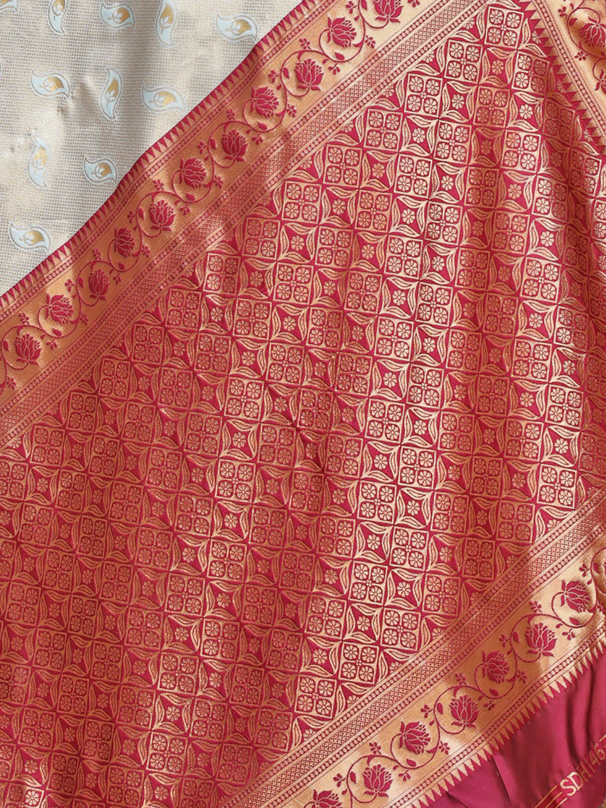 Odette  Pista Green Silk Blend Woven Saree For Women - Image 5