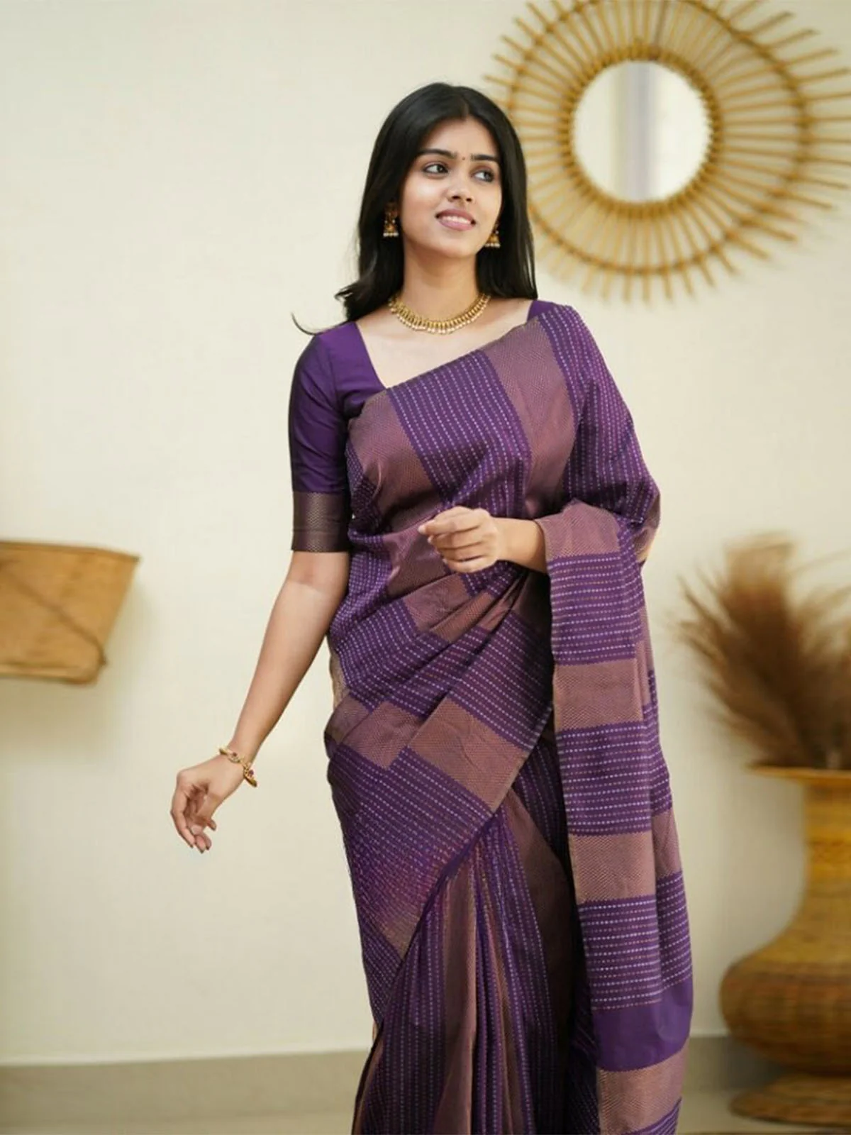 Odette Purple Banarasi Silk Woven Saree With Unstitched Blouse For Women - Image 3