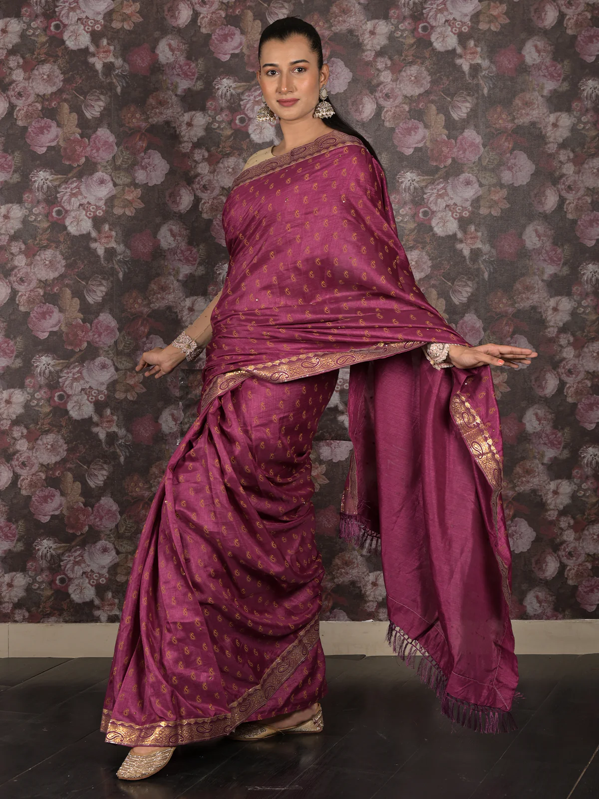 Odette Purple Block Printed Silk Blend Saree With Unstitched Blouse For Women - Image 3