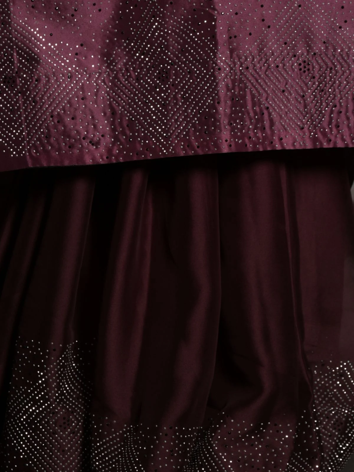 Odette Purple Embellished Crepe Saree With Unstitched Blouse For Women - Image 5
