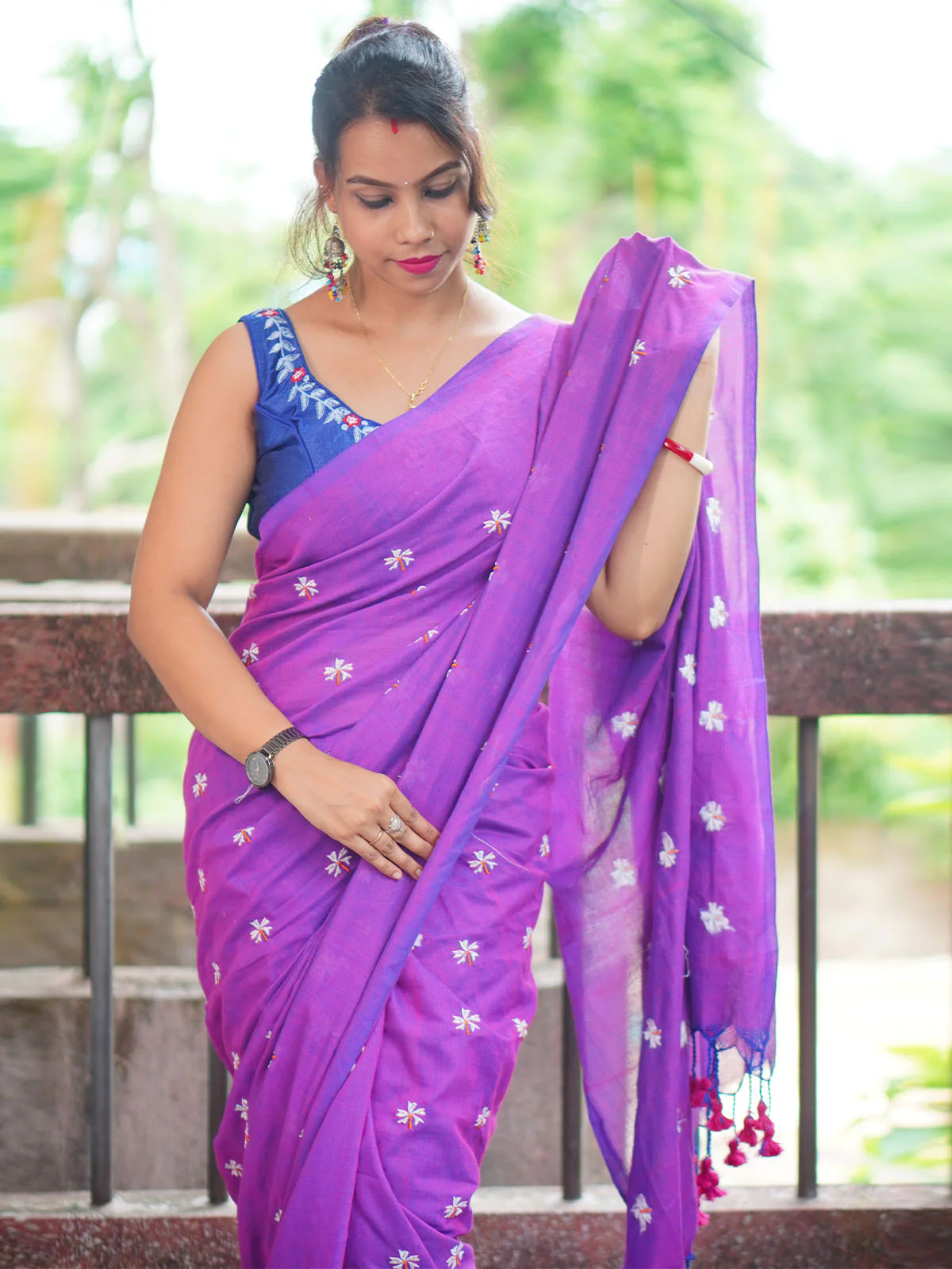Odette Purple Embroidered Cotton Saree With Unstitched Blouse For Women - Image 2