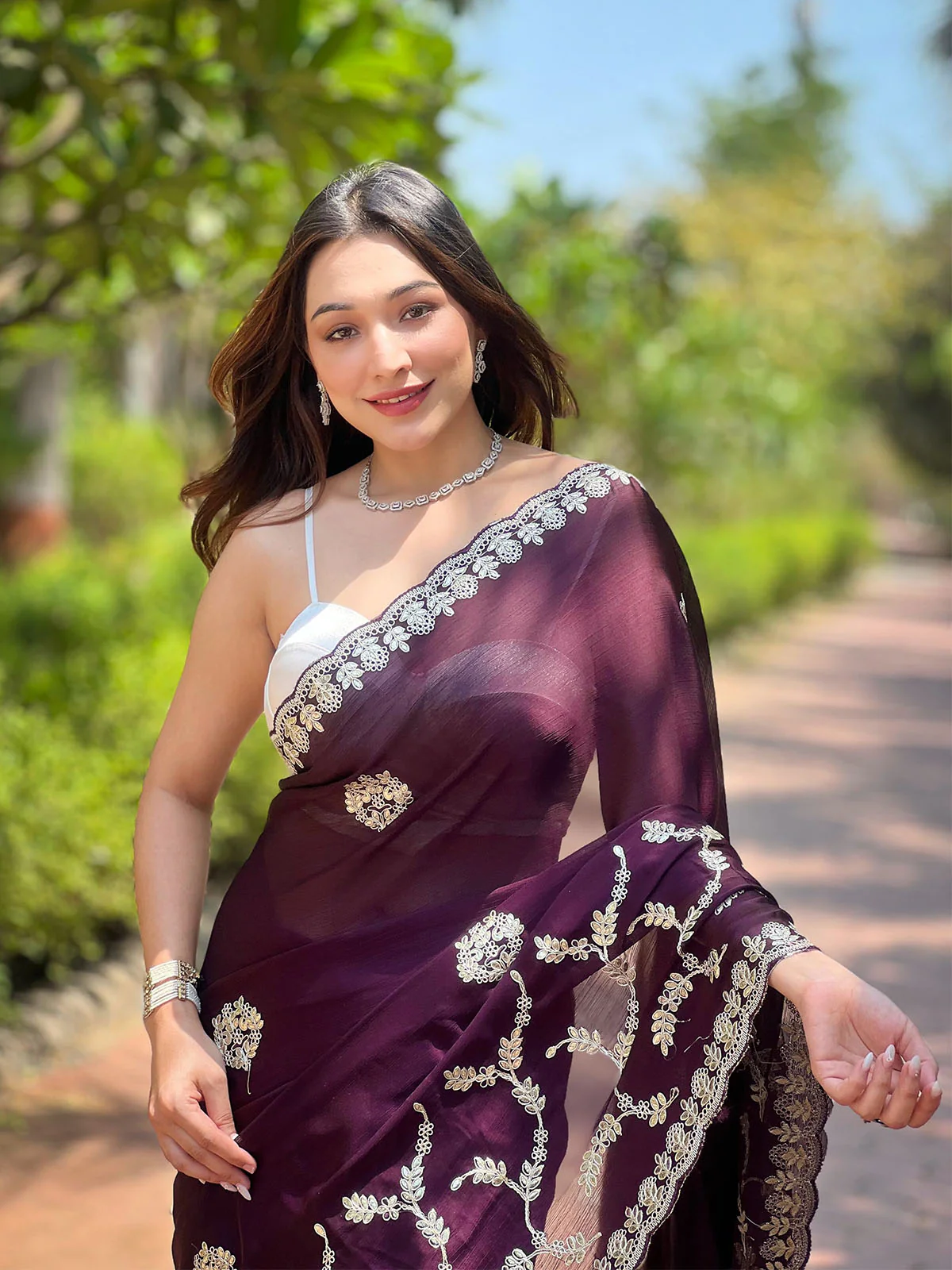 Odette Wine Embroidered Silk Blend Saree With Unstitched Blouse For Women - Image 2