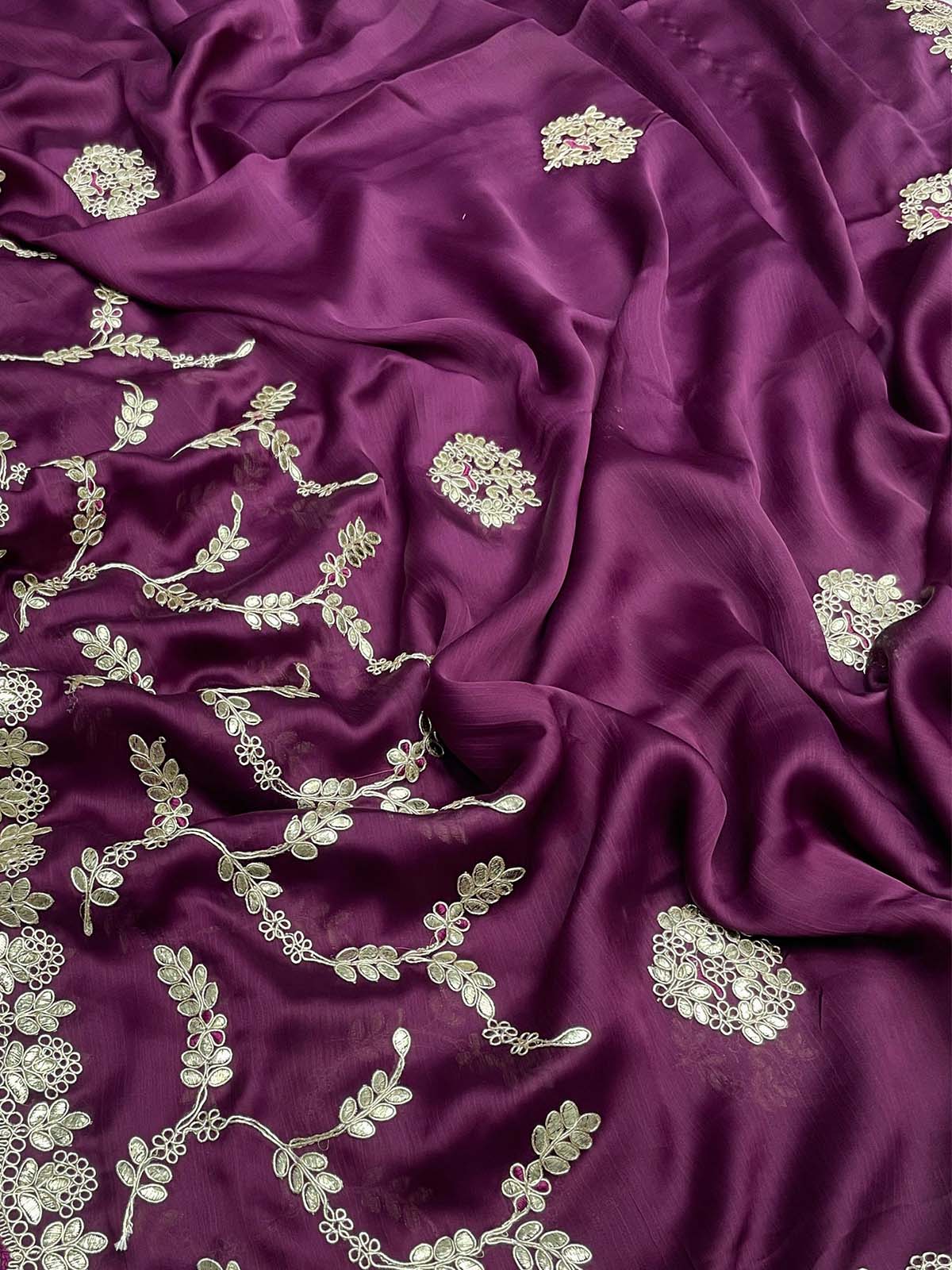 Odette Wine Embroidered Silk Blend Saree With Unstitched Blouse For Women - Image 3