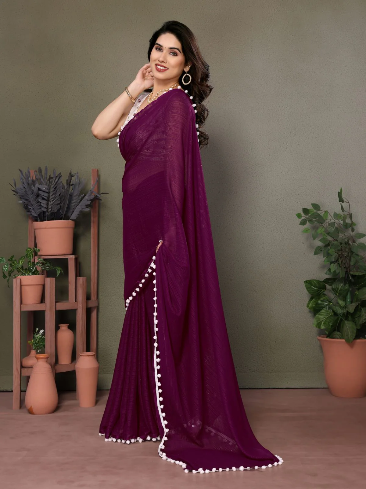 Odette Purple Georgette Plain Saree For Women - Image 2