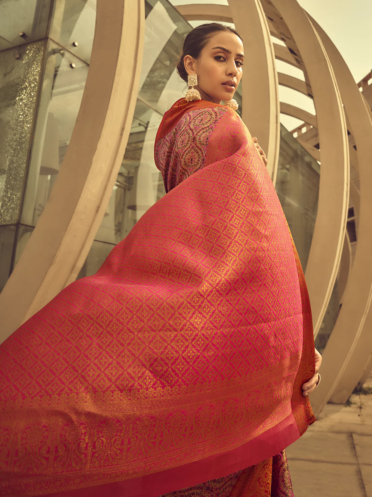 Odette Purple Handloom Woven Silk Blend Saree for Women With Unstitched Blouse - Image 2