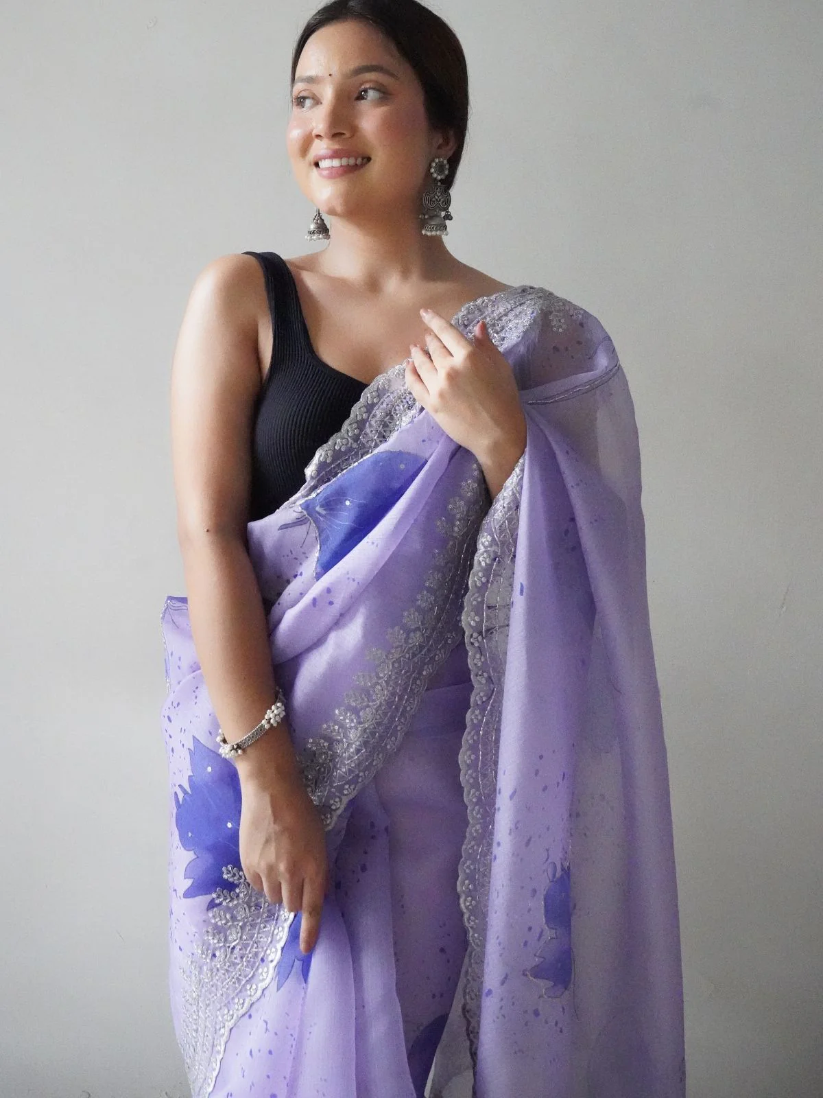 Odette Light Purple Organza Printed Saree With Unstitched Blouse For Women - Image 5