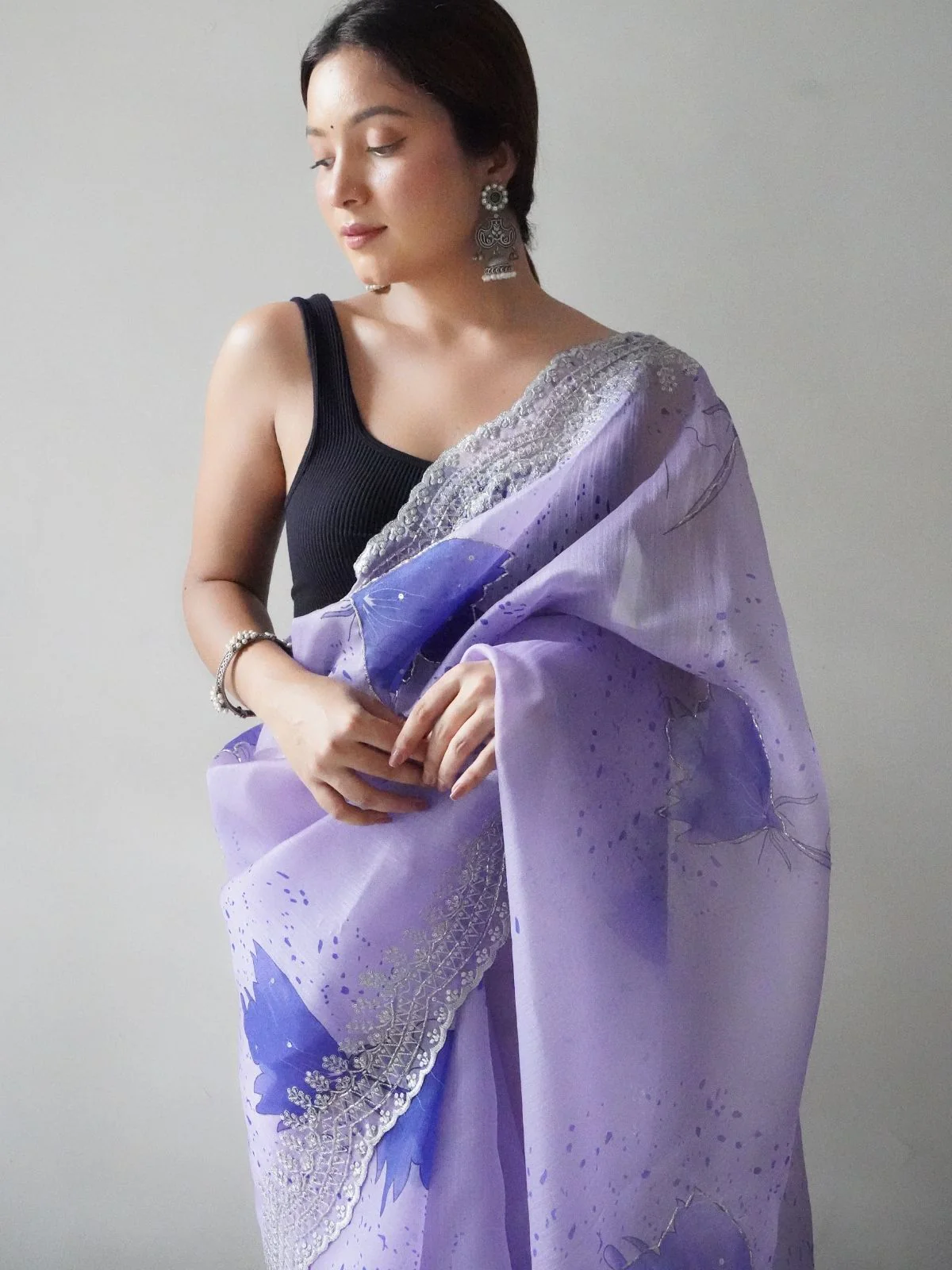 Odette Light Purple Organza Printed Saree With Unstitched Blouse For Women - Image 6