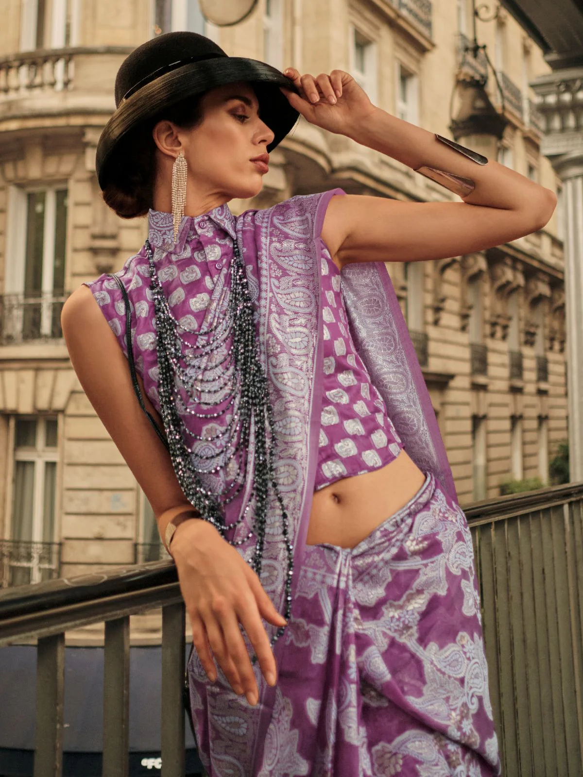 Odette Purple Organza Woven Saree With Unstitched Blouse For Women - Image 2