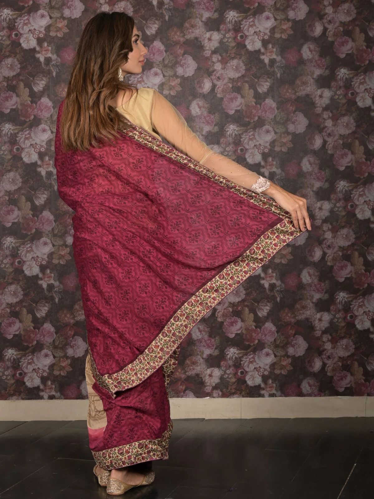 Odette Purple Printed Chiffon Saree Without Blouse for Women - Image 4
