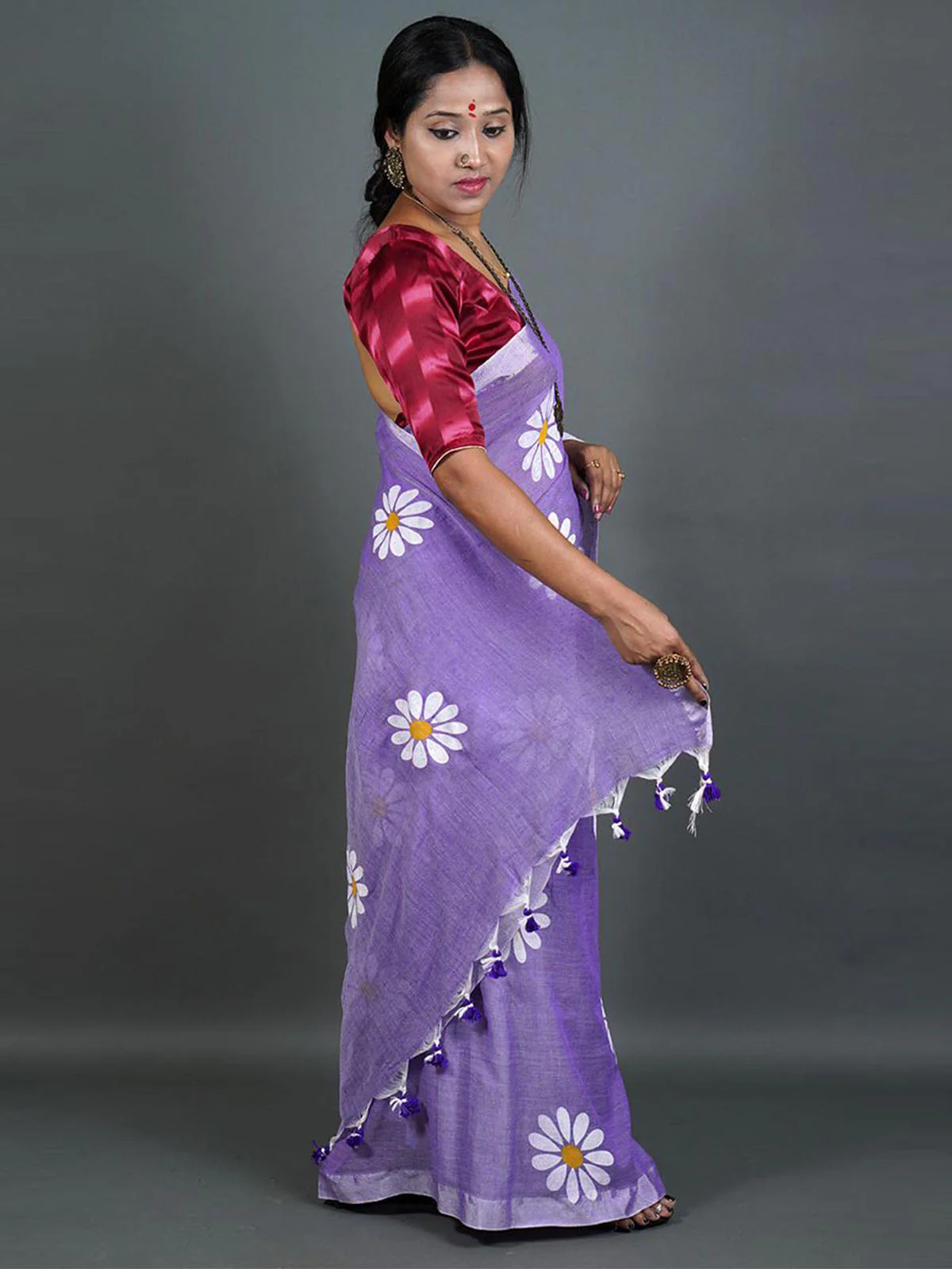 Odette Purple Printed Cotton Saree With Unstitched Blouse For Women - Image 4