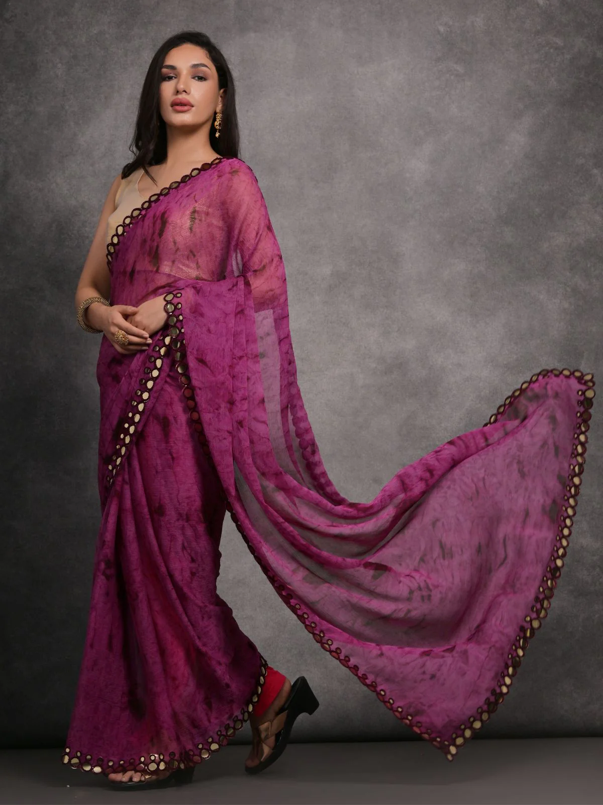 Odette Purple Printed Georgette Saree With Unstitched Blouse For Women - Image 2