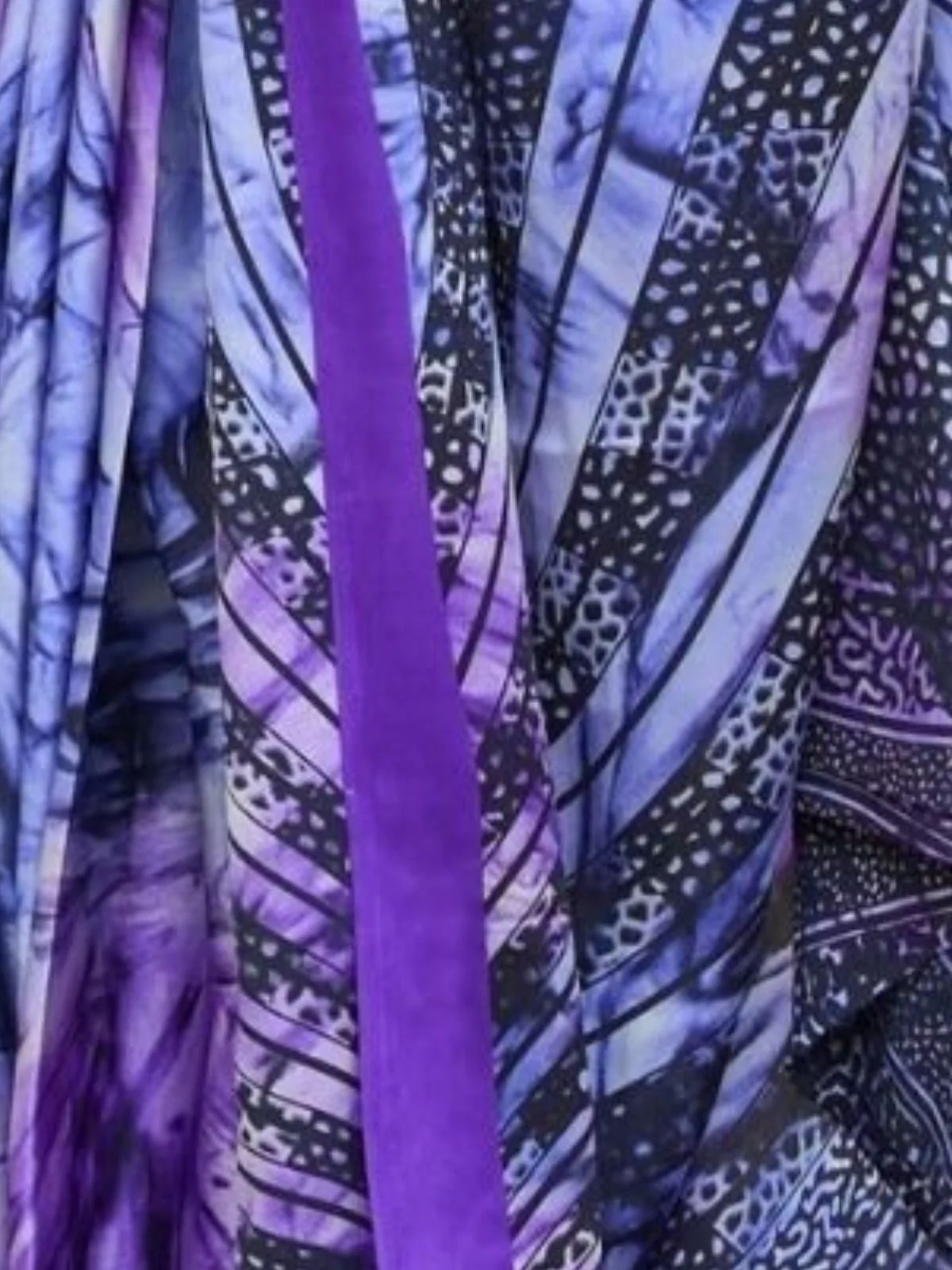 Odette Purple Satin Printed Saree With Unstitched Blouse For Women - Image 3