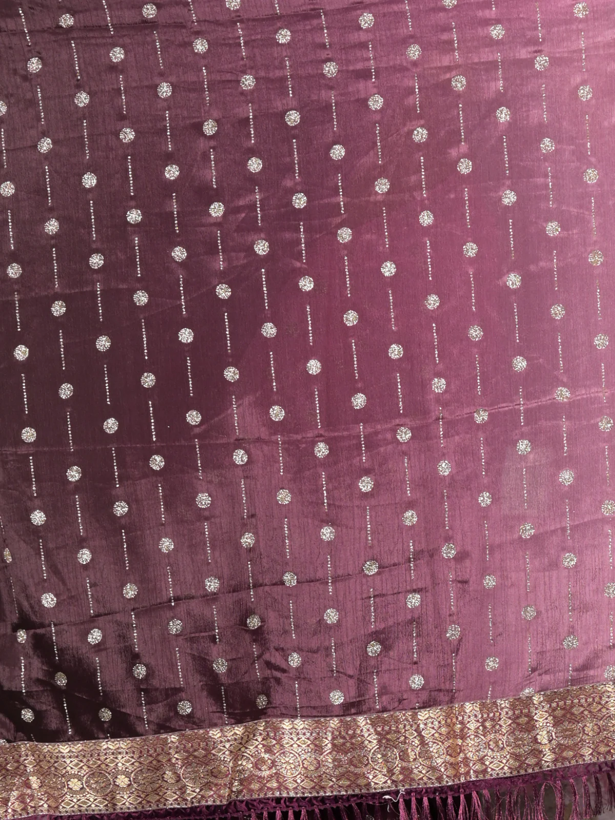 Odette Purple Shimmer Embellished Shaded Crepe Saree with Unstitched Blouse for Women - Image 5