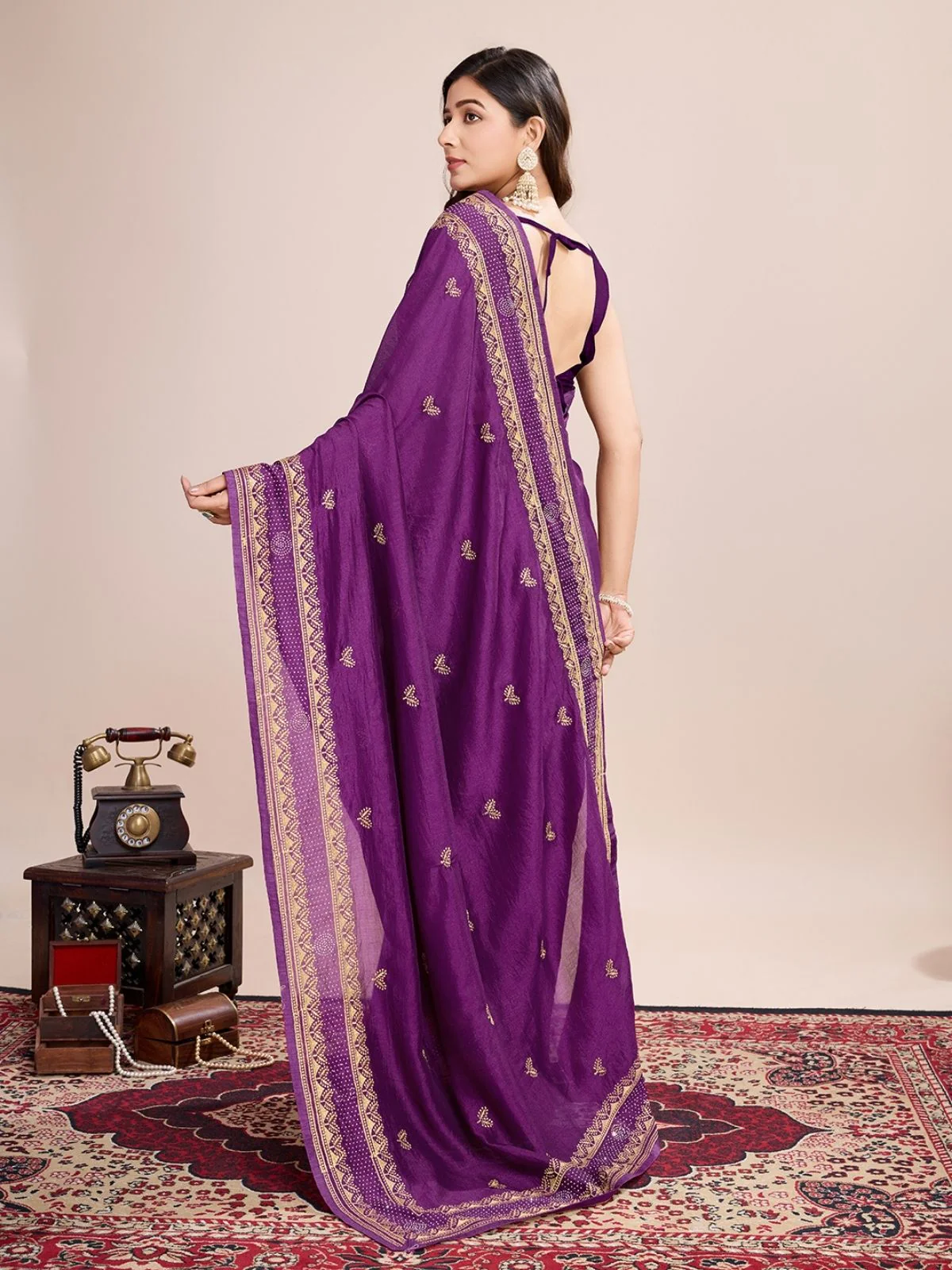Odette Purple Silk Blend Embroidered Saree With Unstitched Blouse For Women - Image 3