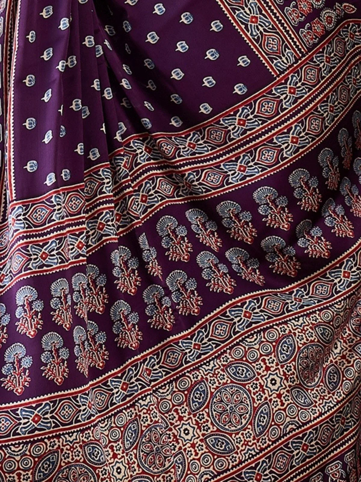 Odette Purple Silk Blend Printed Elegant Saree For Women - Image 5