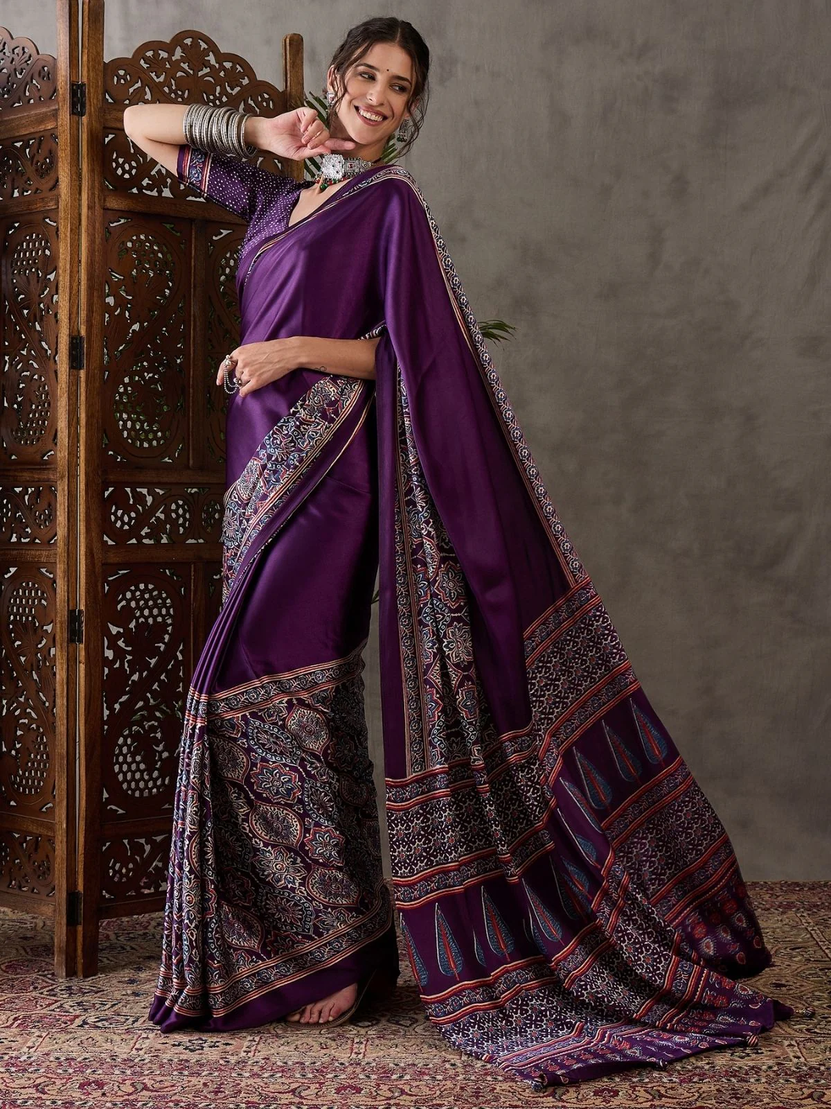 Odette Purple Silk Blend Printed Elegant Saree For Women - Image 3