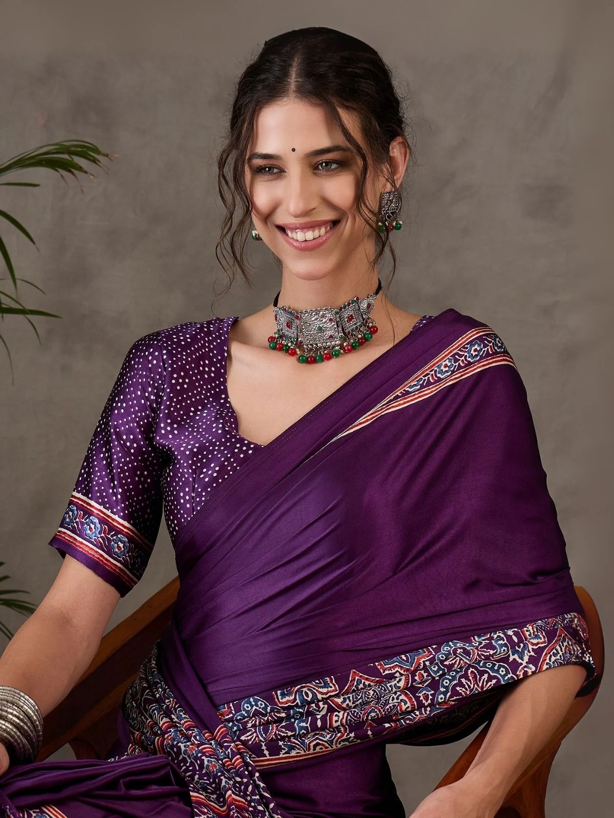 Odette Purple Silk Blend Printed Elegant Saree For Women - Image 4